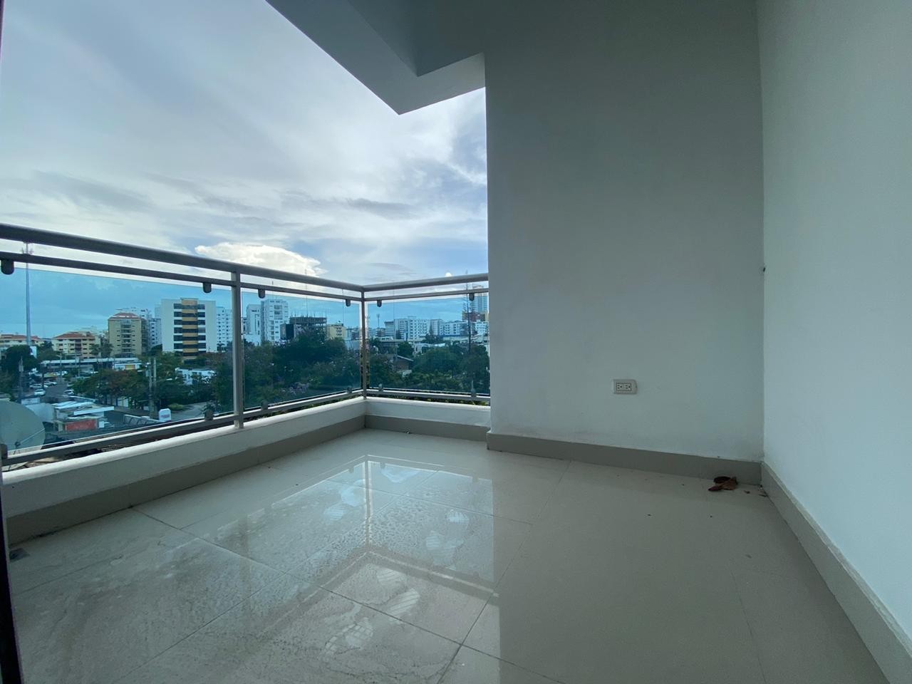 apartamentos - Apartamento con línea blanca en Serrallés 0