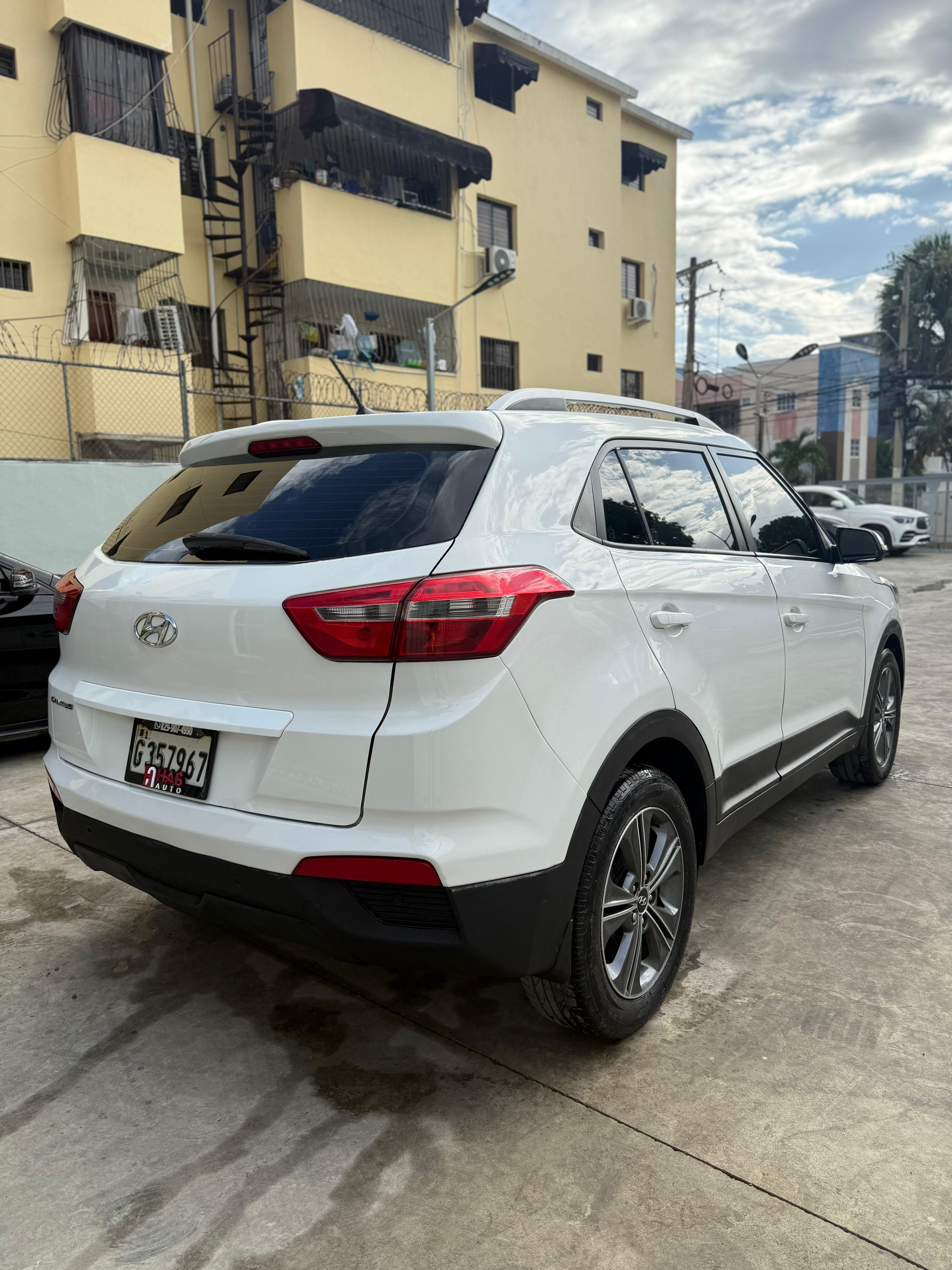 jeepetas y camionetas - Hiunday Cantus 2016 3
