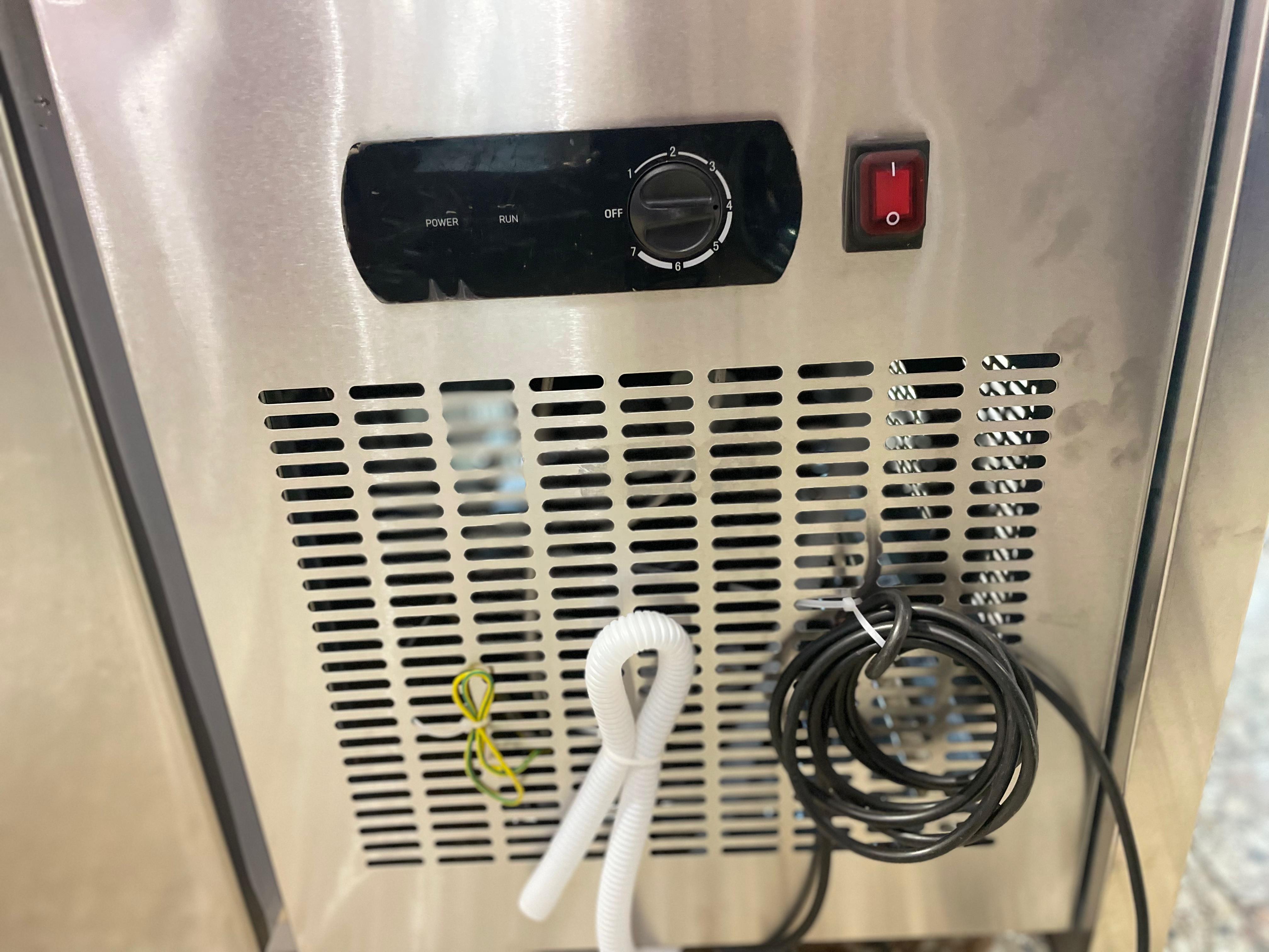 equipos profesionales - Freezer vitrina exhibidora de carnes embutidos 9