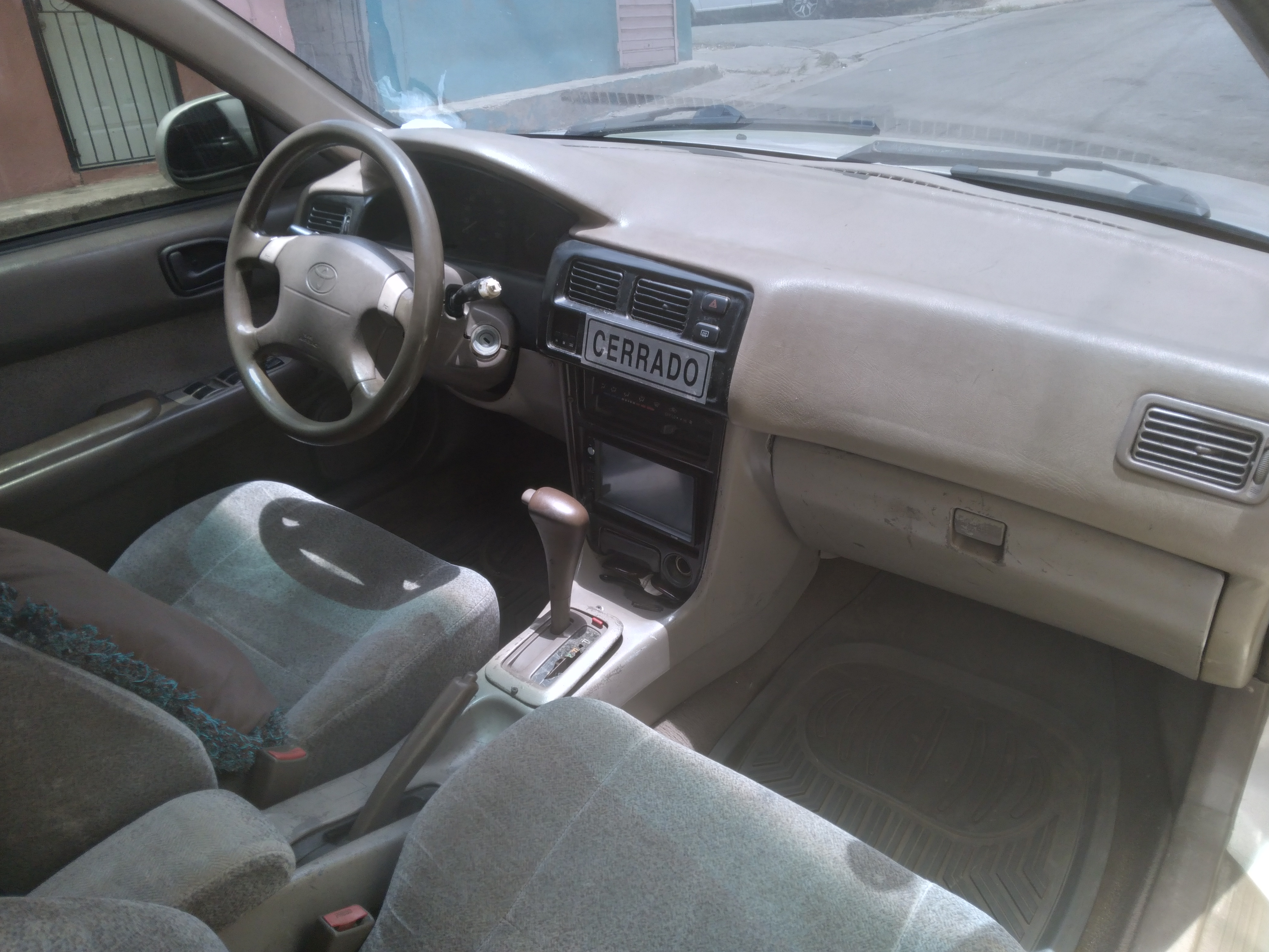 carros - Carro Toyota Corolla en oferta, en buena condición 6
