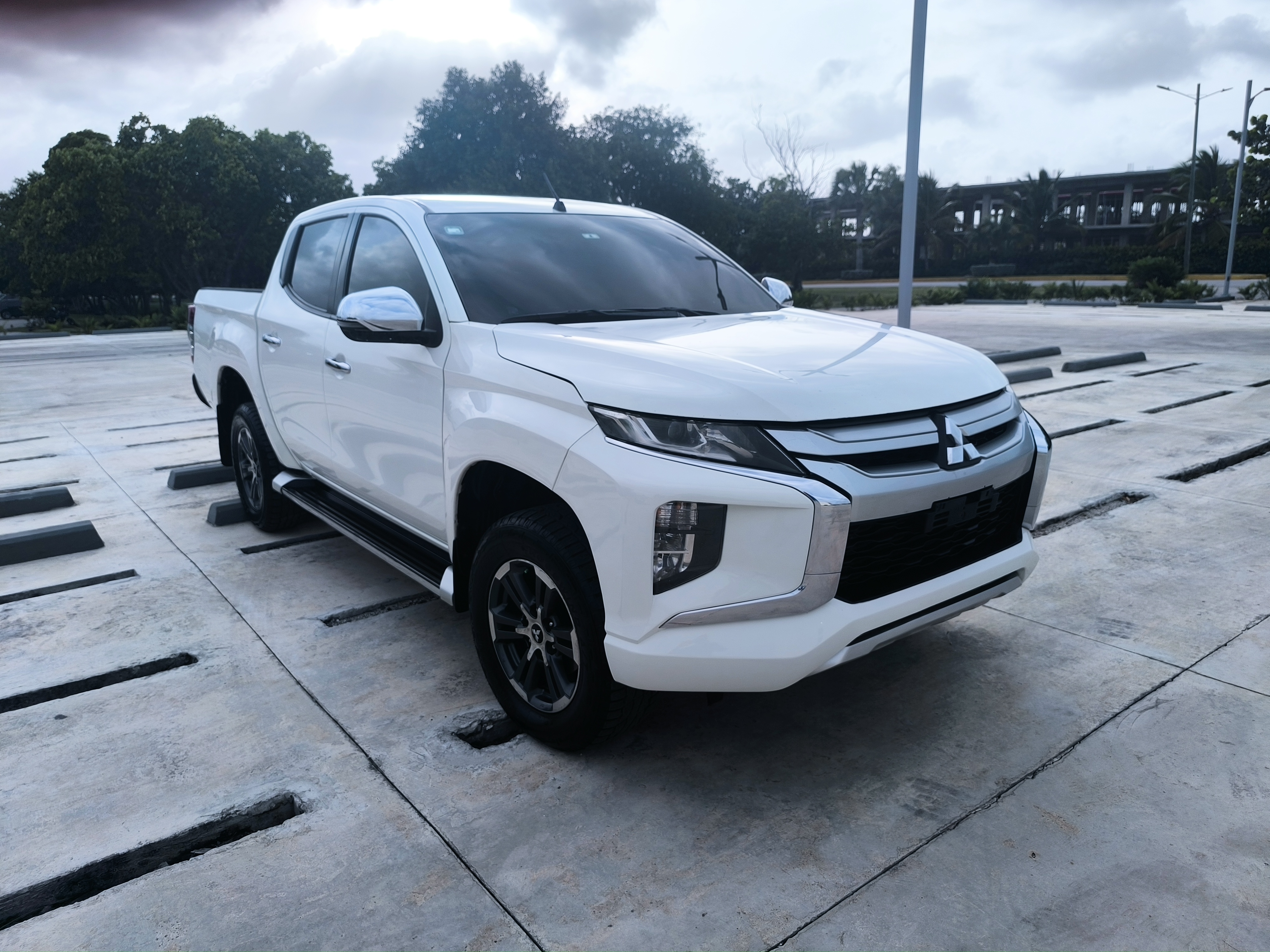 jeepetas y camionetas - Mitsubishi L200 Sportero 4x4 2021 0