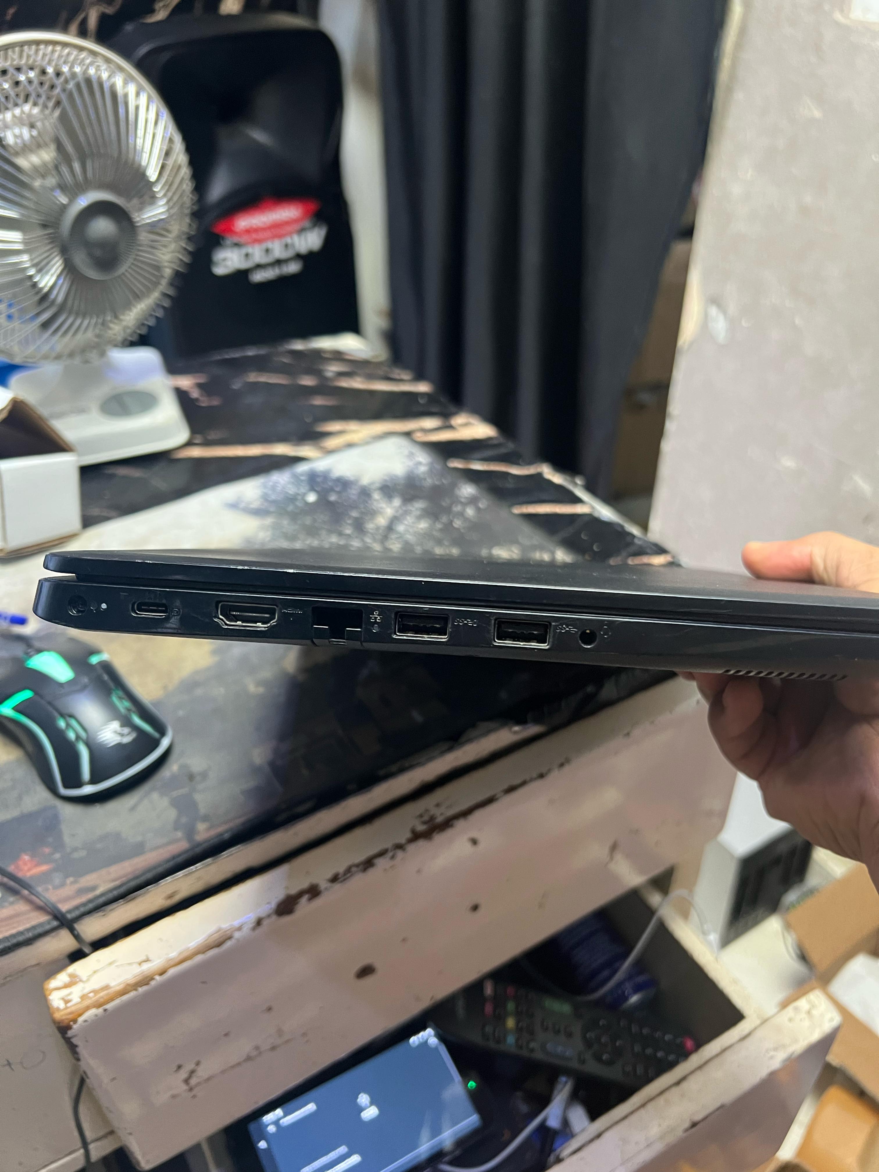 computadoras y laptops - RD$14,500 Laptop GAMING Dell 3400 I7/MX130S 2GB  3