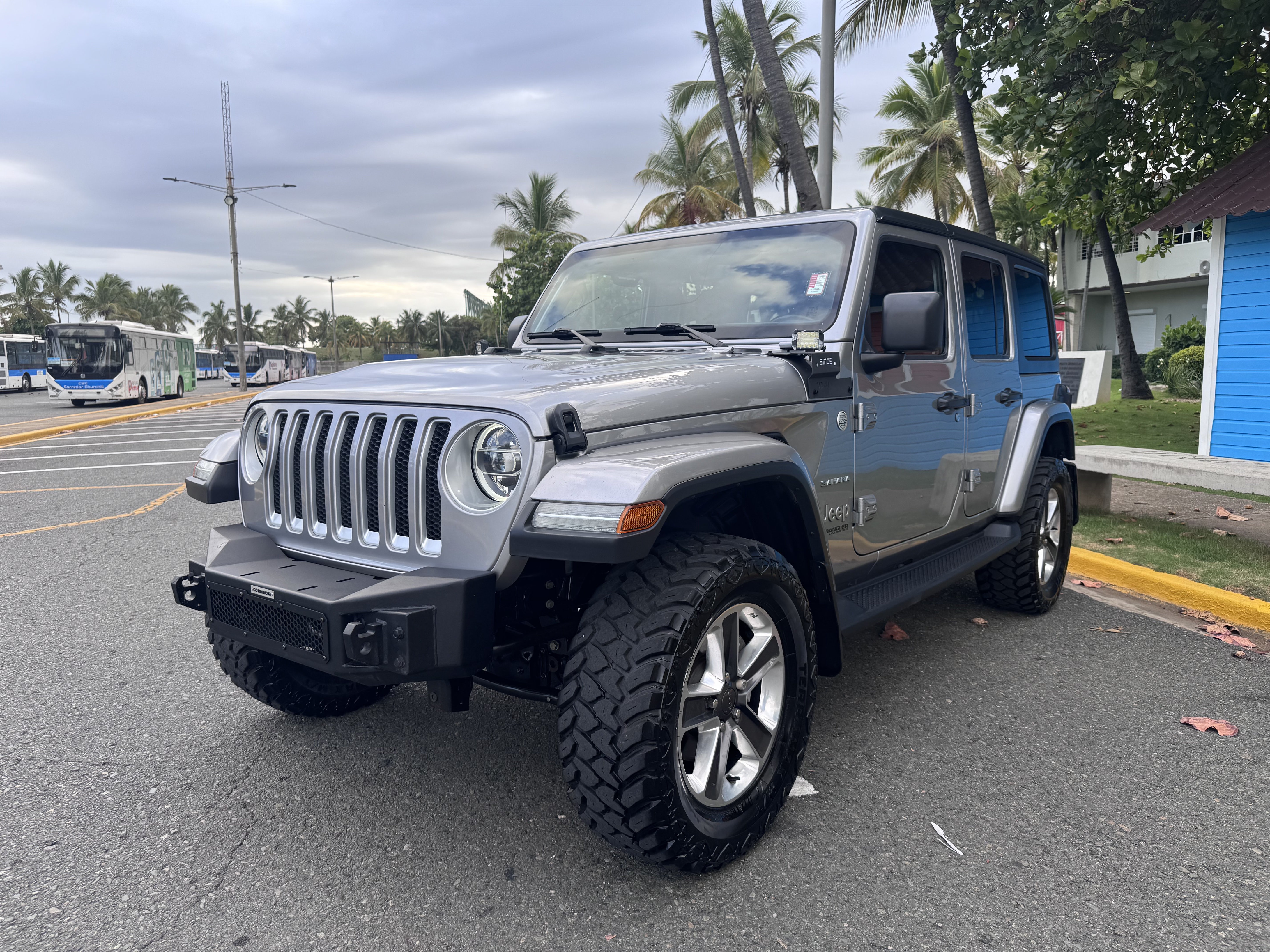 jeepetas y camionetas - JEEP WRANGLER UNLIMITED SÁHARA DIESEL 0
