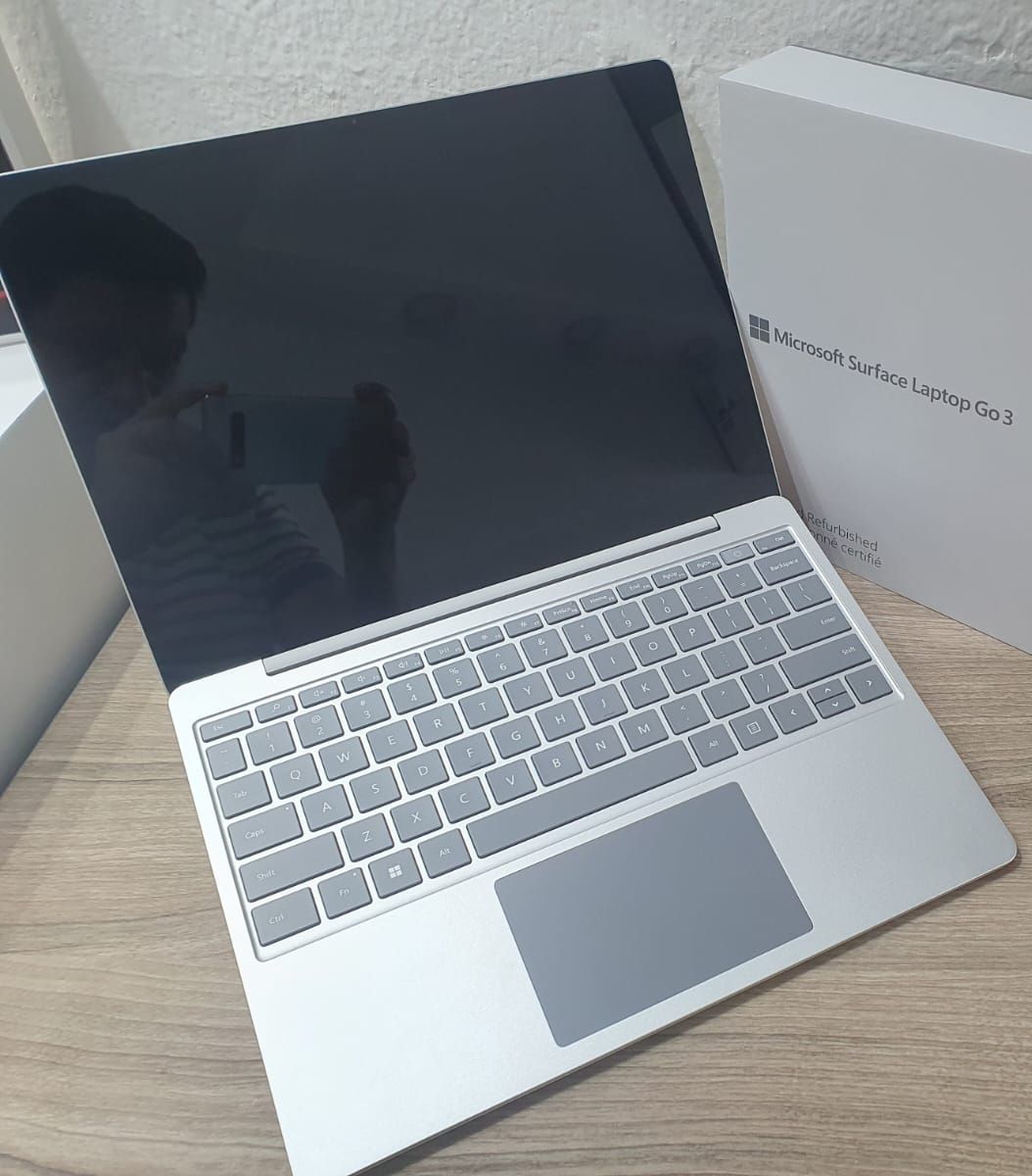 computadoras y laptops - Microsoft Surface Laptop Go3, Core i5 12th, Touch 12,4" 8GB RAM, 256GB SSD Nueva 1