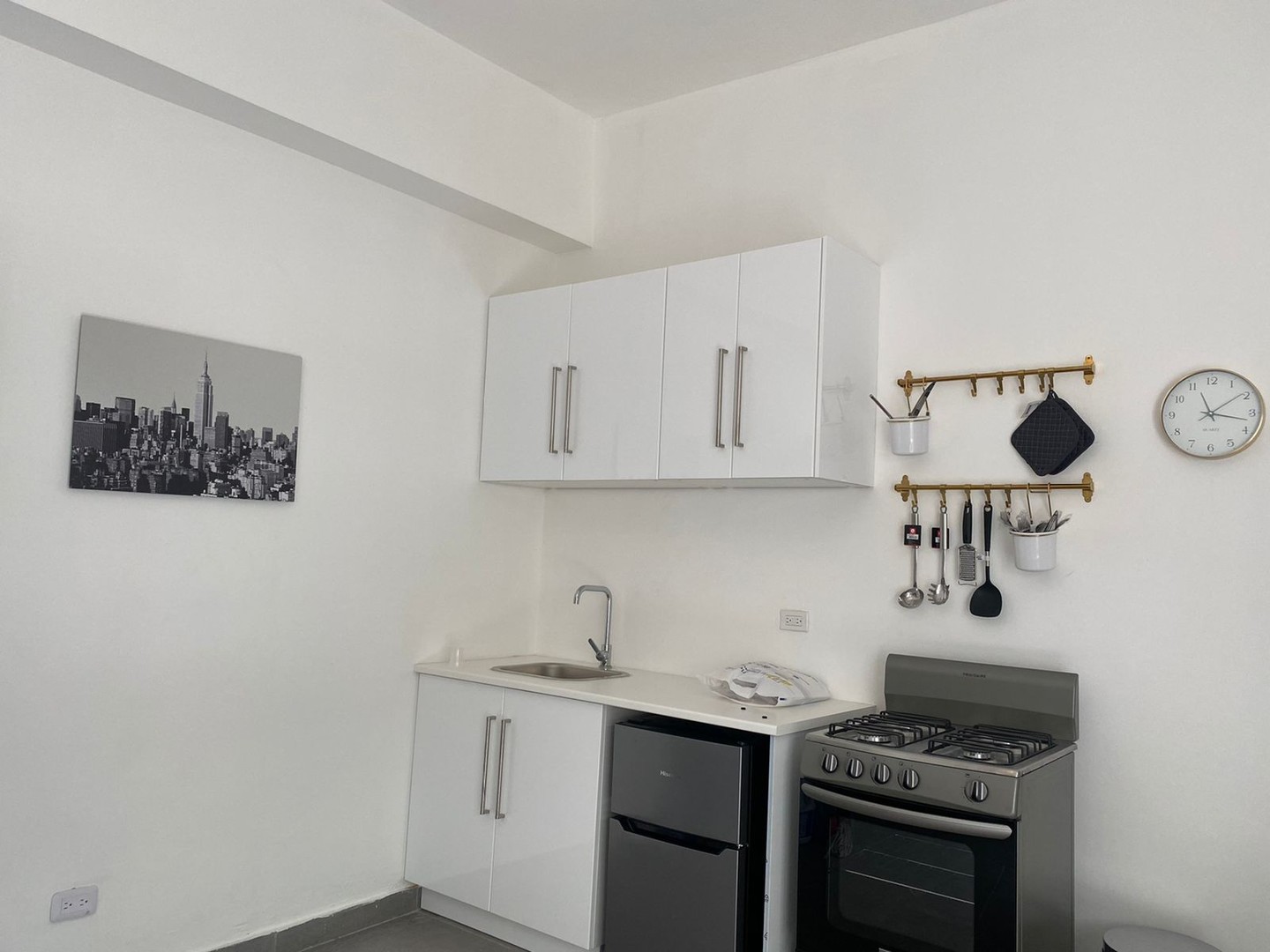 apartamentos - Alquiler Apartamento Amueblado de 1 Habiación con Balcón, Zona Colonial 3