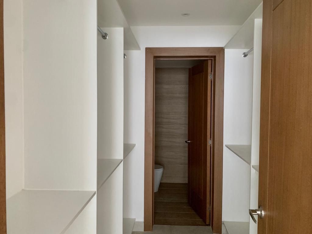apartamentos - Apartamento en alquiler, sin muebles, 3 dormitorios, areas comunales, piscina. 9