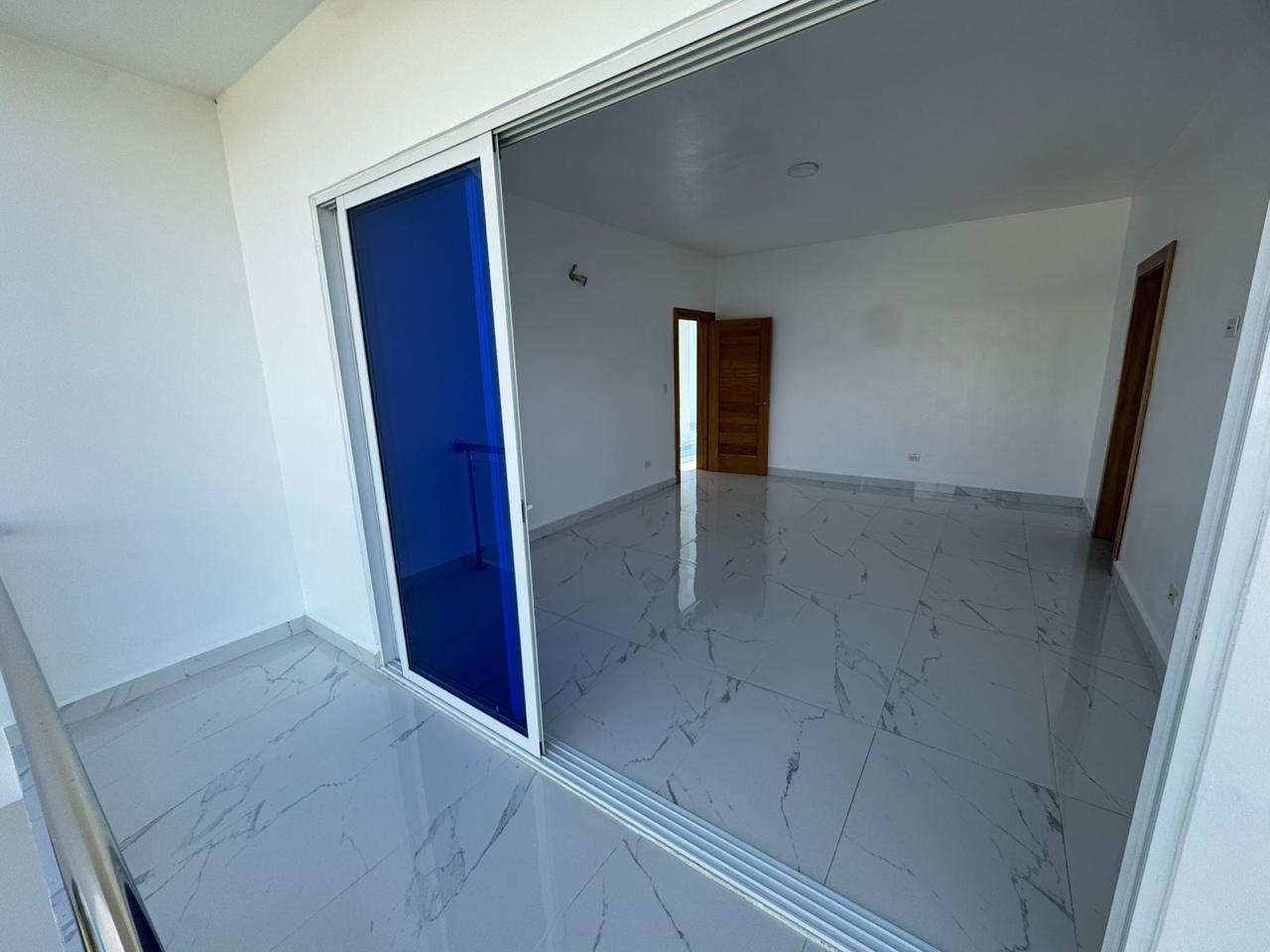 casas - 🏡 Casa de 2 Niveles en Venta – Residencial  7