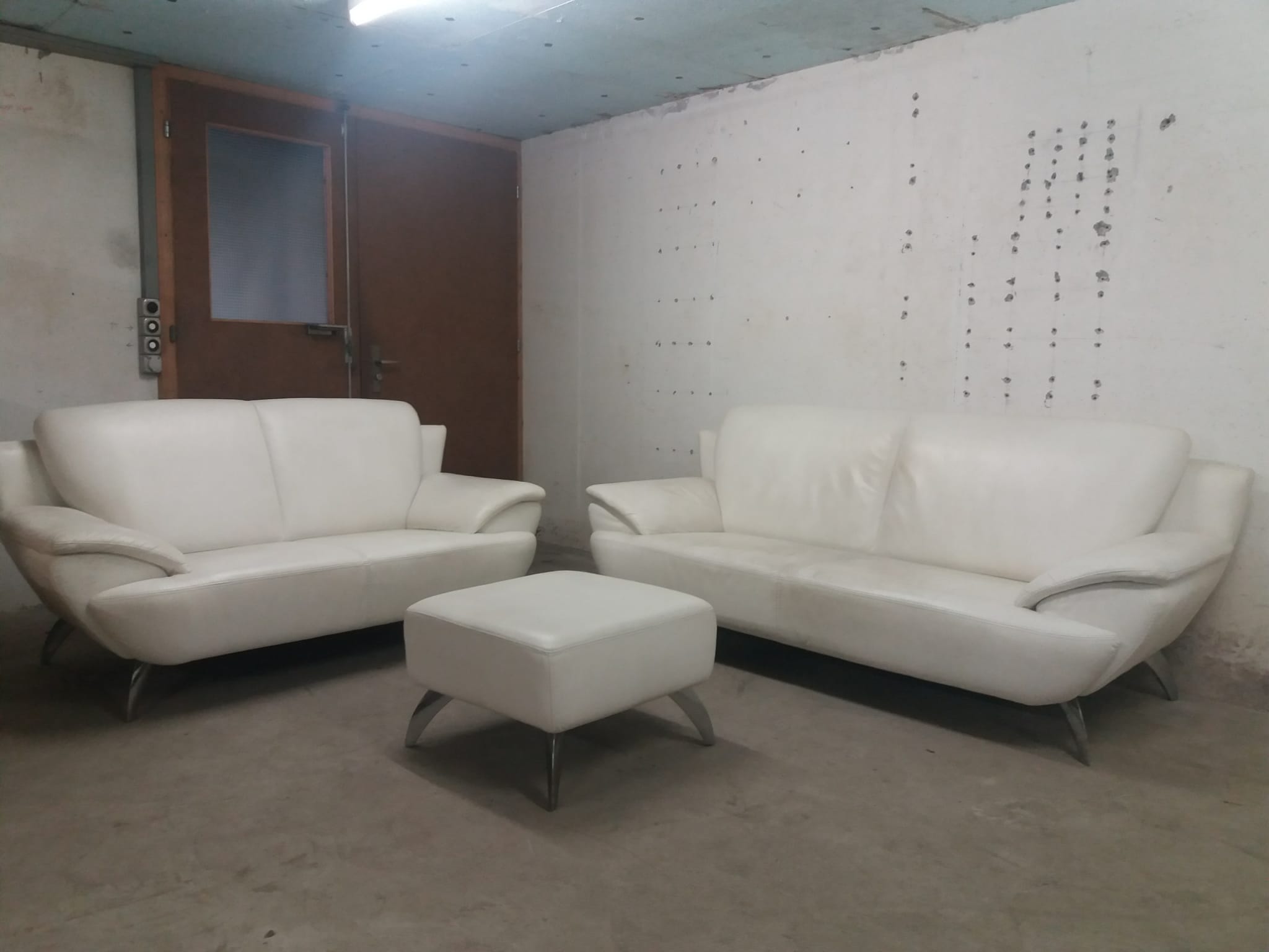 muebles y colchones - Sofás de Cuero Blanco Importado de Suiza 2