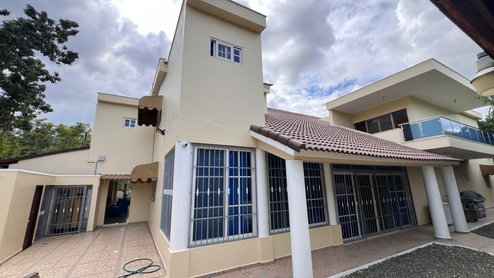 casas - Casa de Lujo En Tenares Provincia Hermanas Mirabal