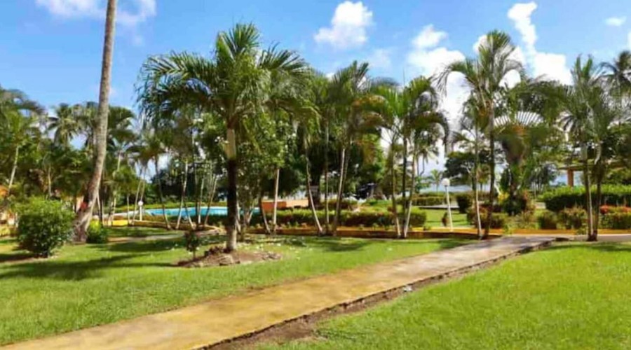 casas - Alquiler Villa Amueblada de 1 Habitación con Piscina, Los Róbalos, Samaná 2