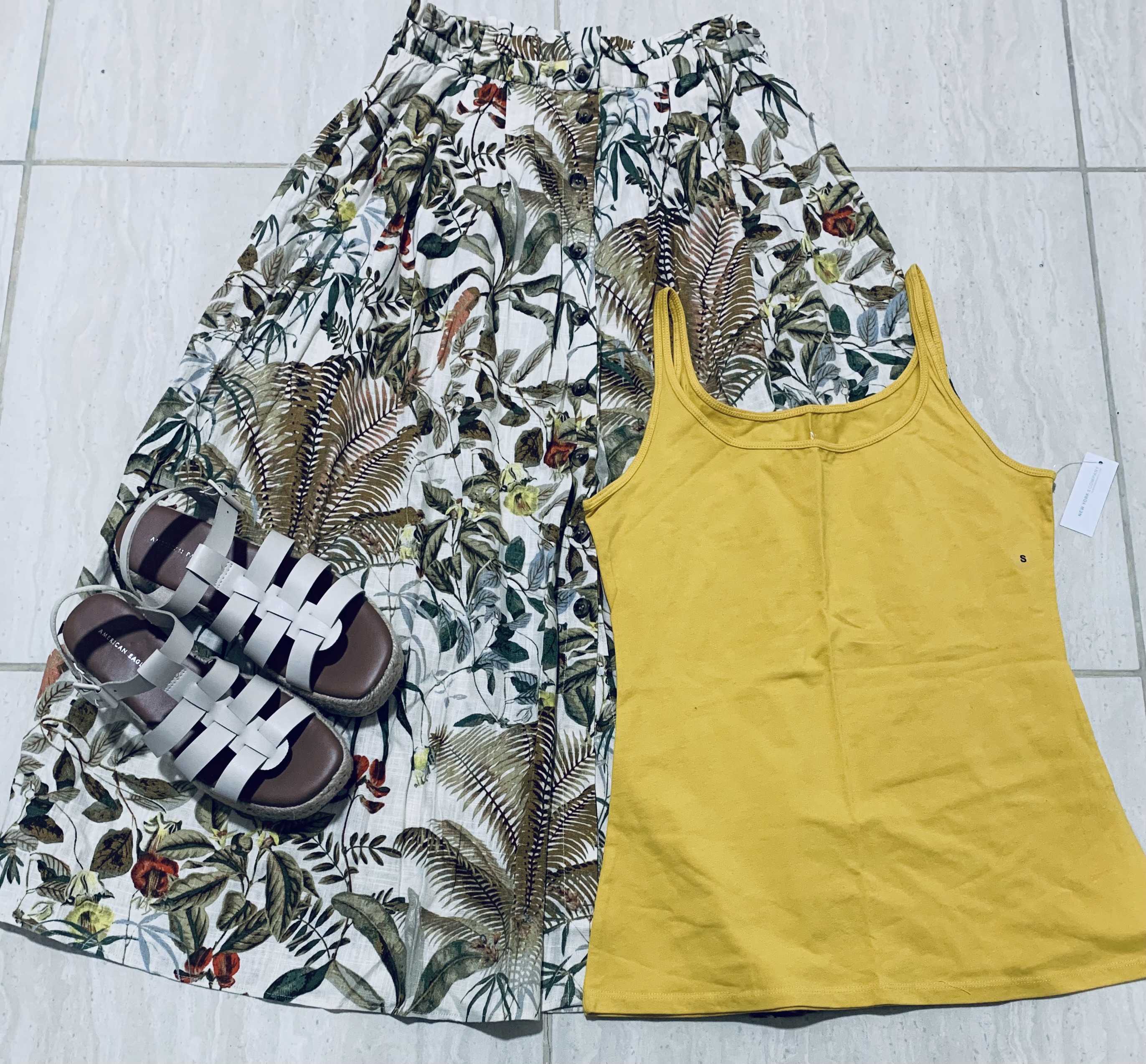 ropa para mujer - Faldas y camisetas  0