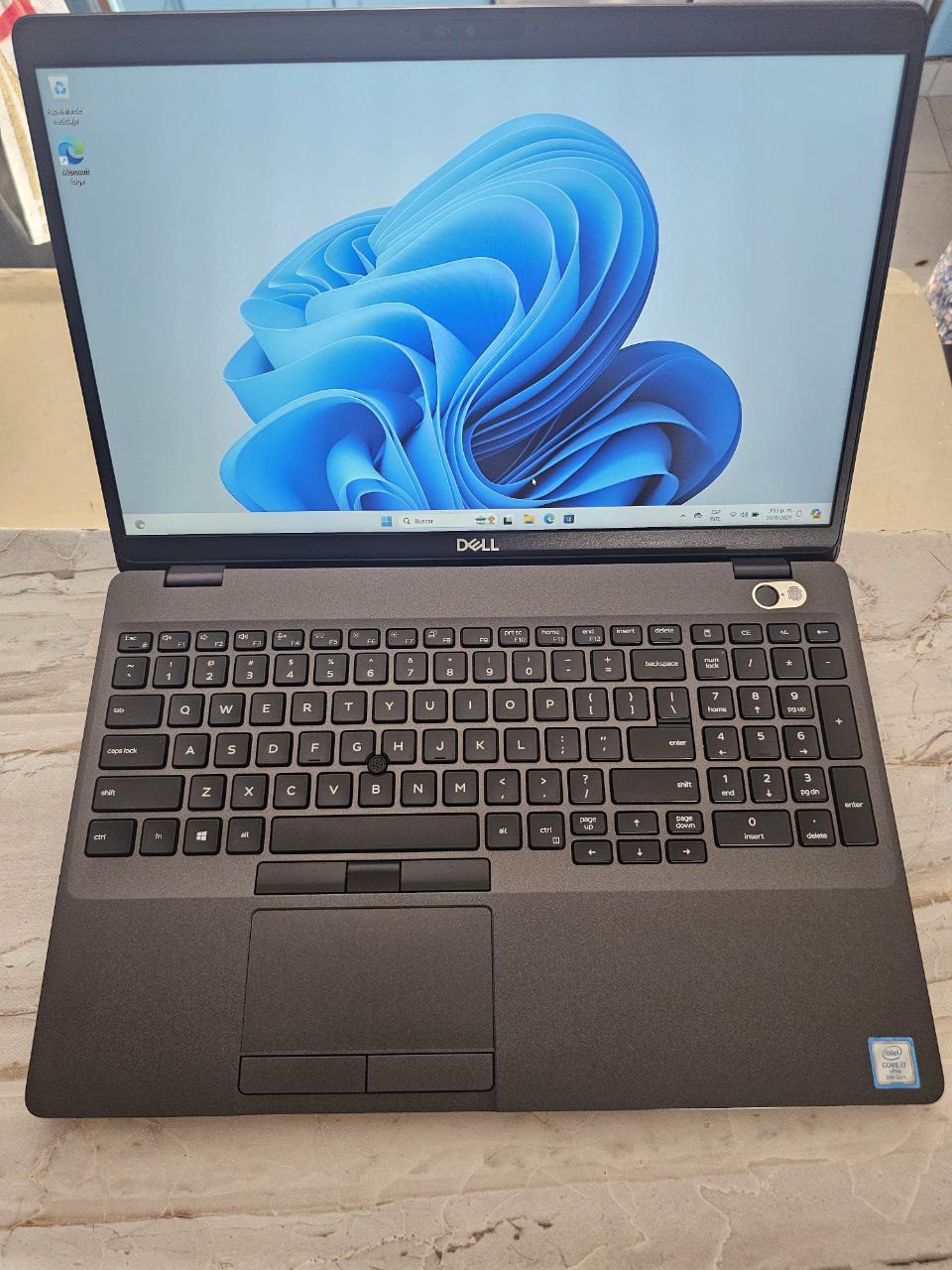 computadoras y laptops - LAPTOP DELL I7 8TH GEN 16GBRAM 500GBSSD TOUCH COMO 7