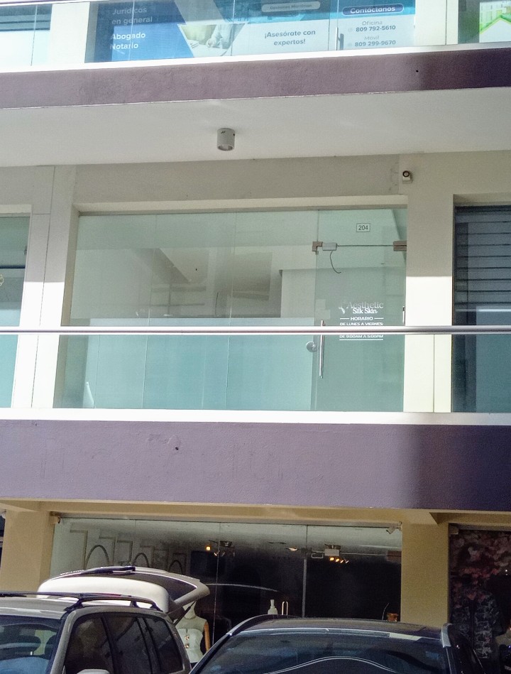 oficinas y locales comerciales - Local Comercial alquiler Bella Vista Center 0