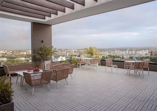 apartamentos - Apartamento de venta en piso alto en La Esmeralda 5