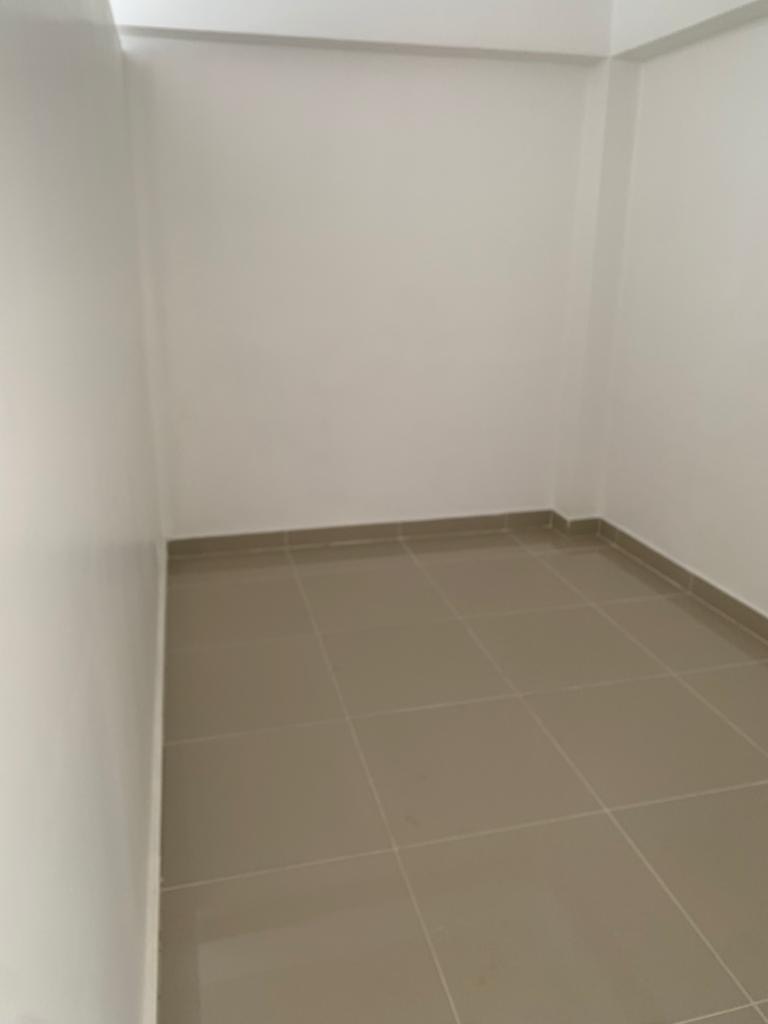 oficinas y locales comerciales - Local céntrico en el Millon  3