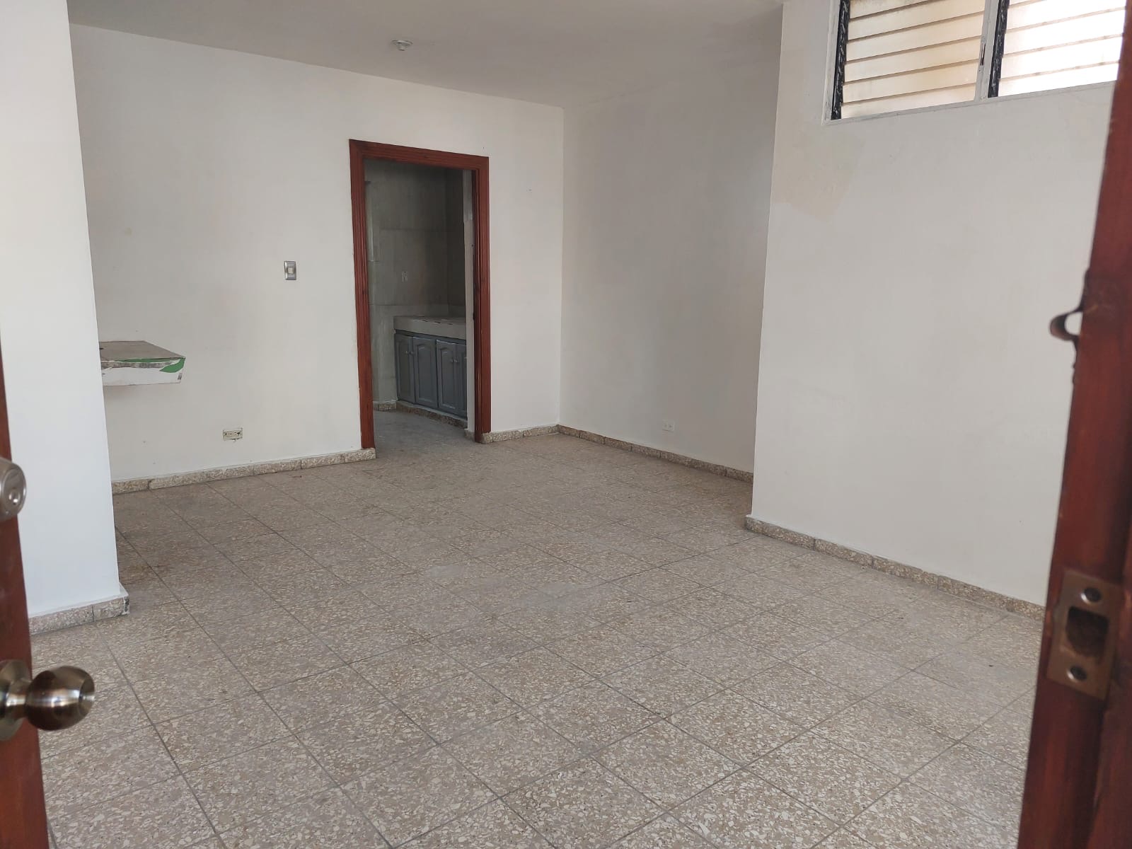 apartamentos - Vendo independencia klm 7 una hab apartamentos de  8