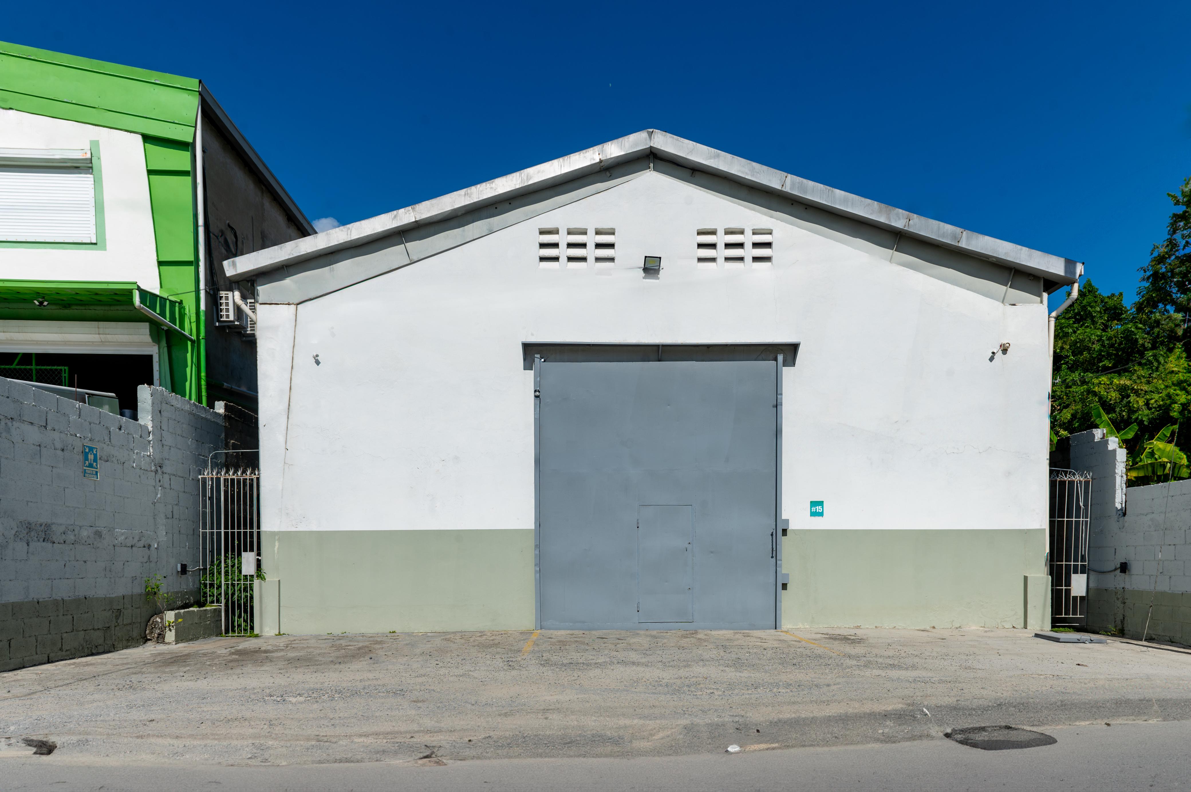 otros inmuebles - NAVE de 326 Mts.2 en el KM. 13, AUTOPISTA DUARTE, a 150 metros de la AUTOPISTA,  1