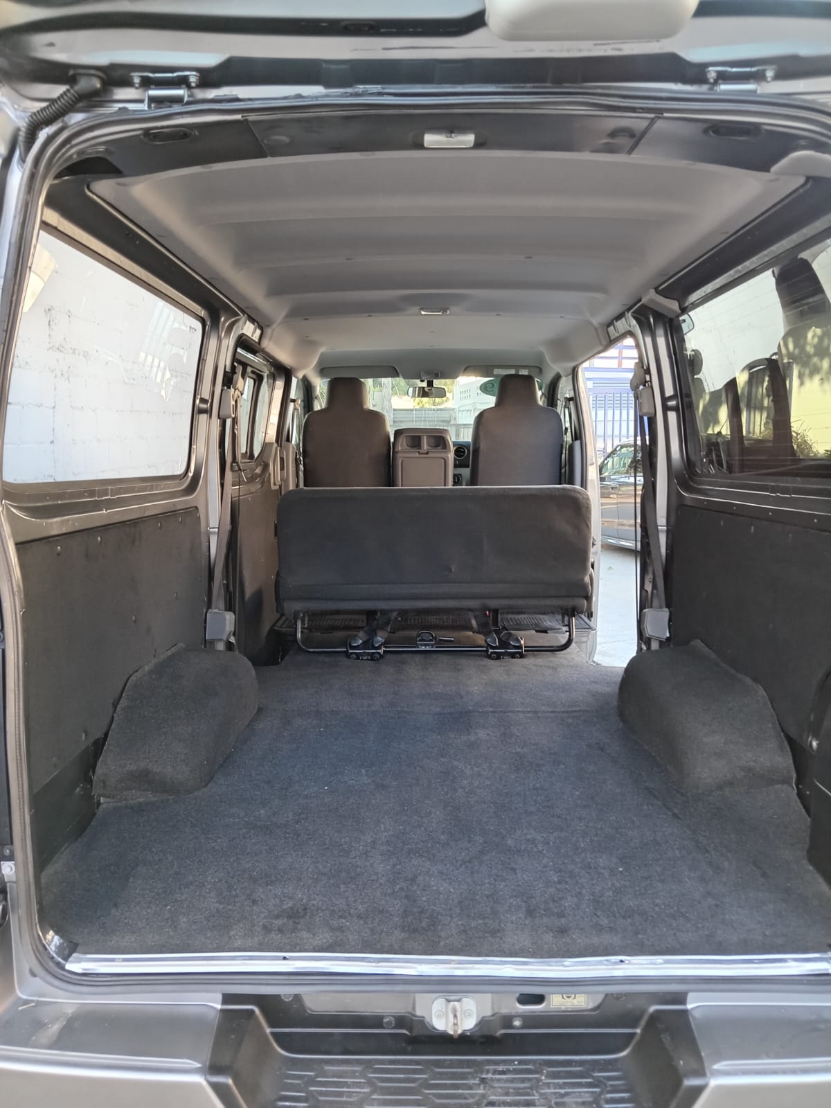 otros vehiculos - NISSAN CARAVAN NV350 9