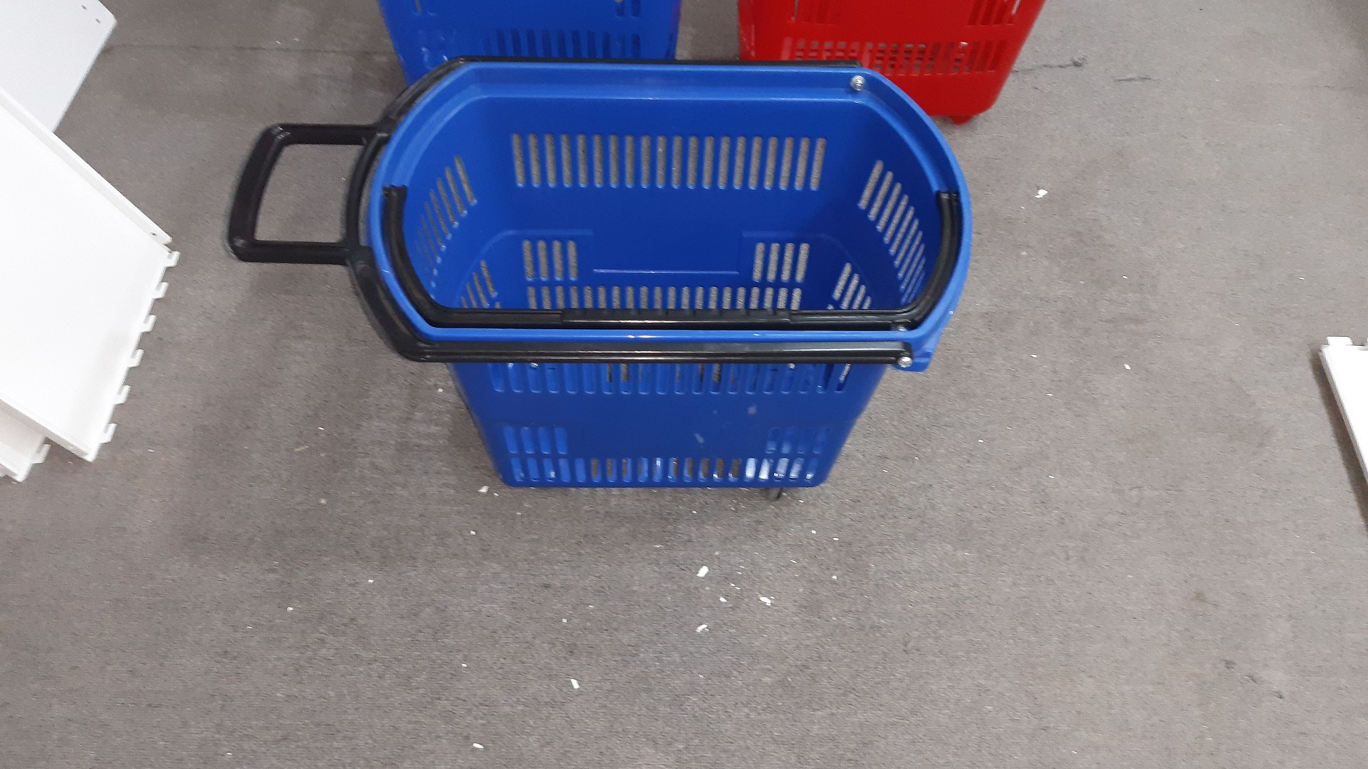 equipos profesionales - CANASTAS DE MANO CON AGARRE PLASTICO Y DE METAL 4