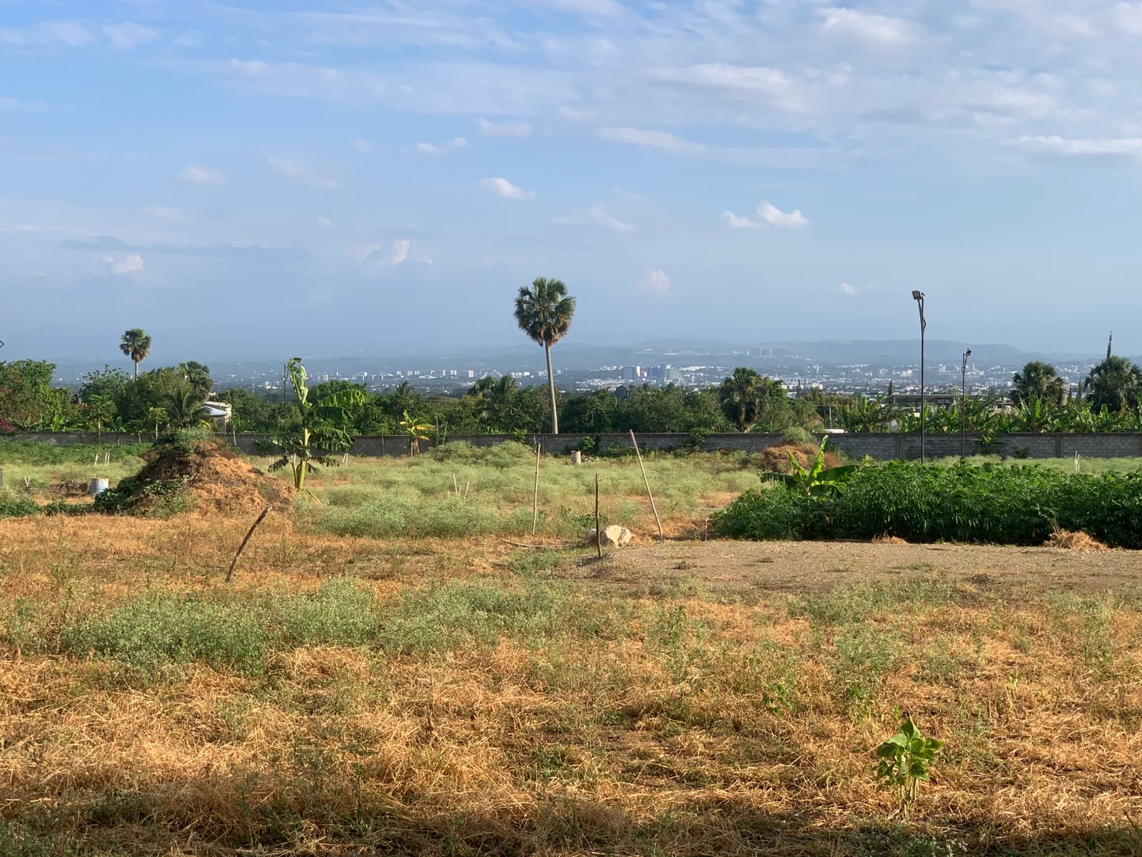 solares y terrenos - Solar En Proyecto Cerrado Próximo a Camp David  0