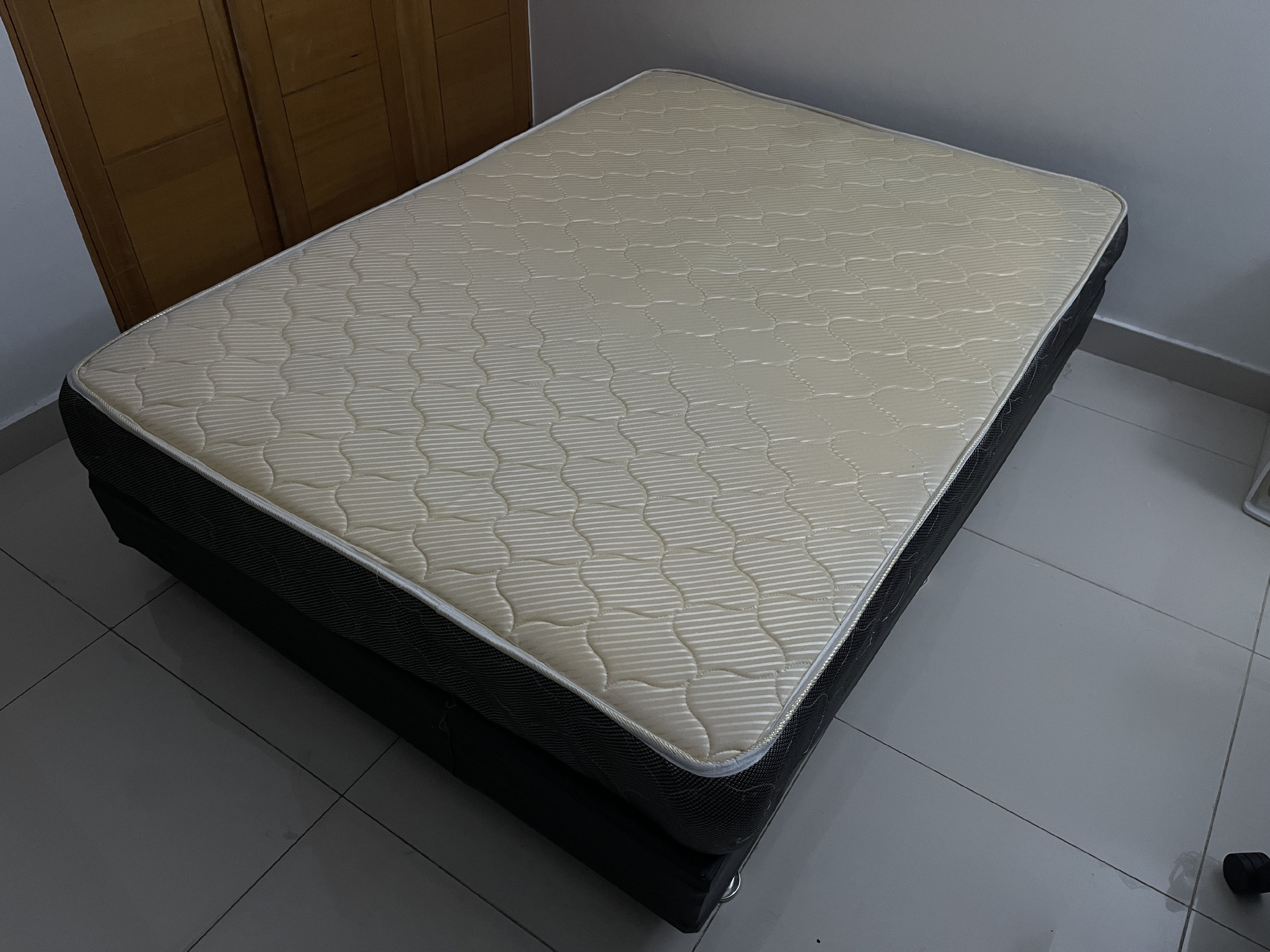 muebles y colchones - Cama (Colchón y Base) 0