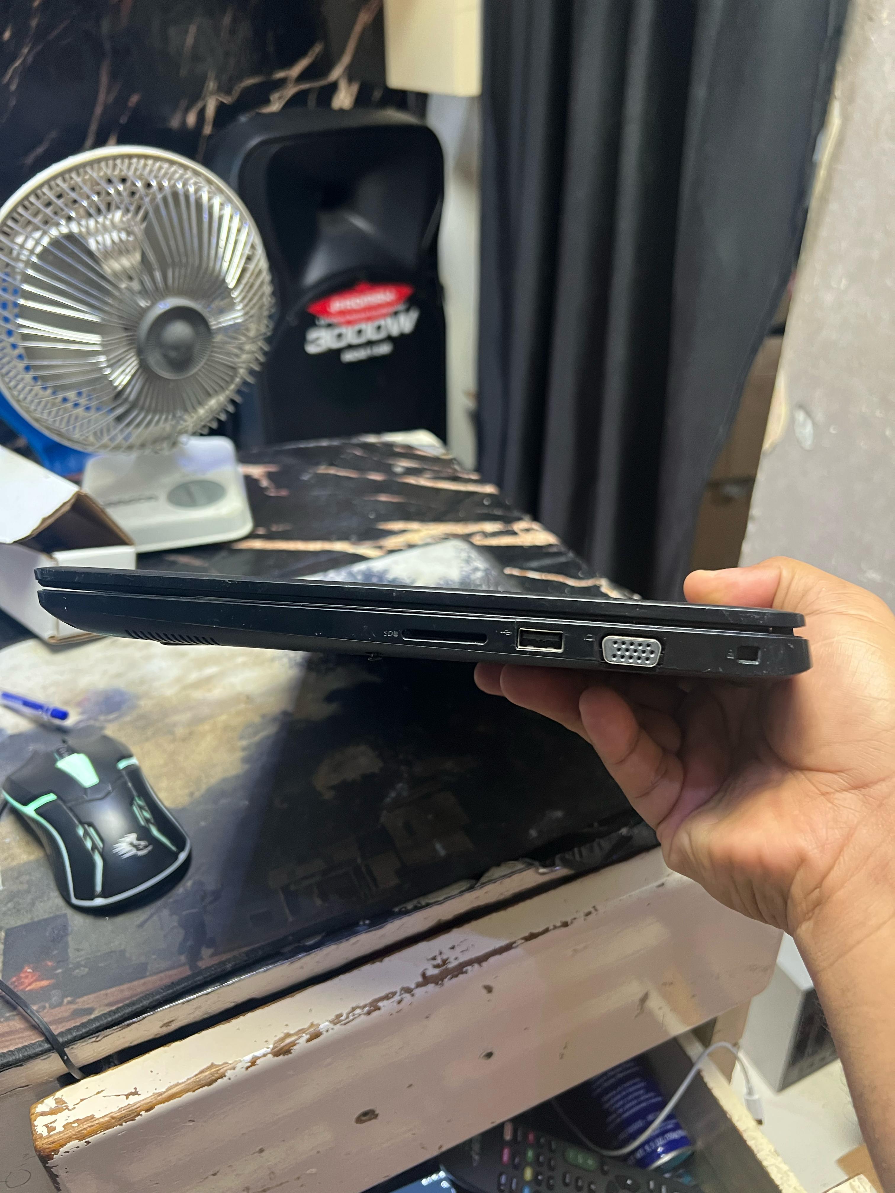 computadoras y laptops - RD$14,500 Laptop GAMING Dell 3400 I7/MX130S 2GB  4