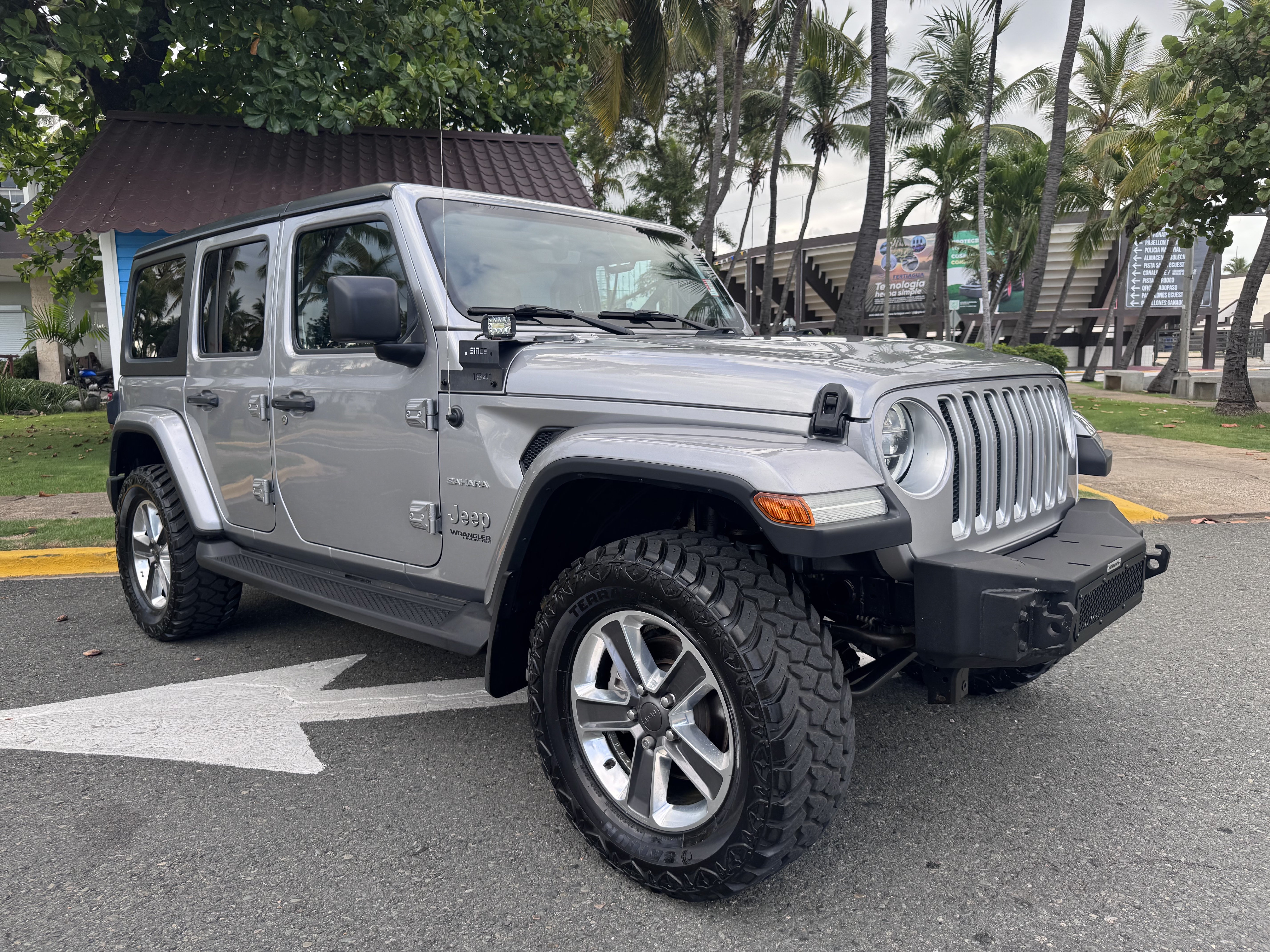 jeepetas y camionetas - JEEP WRANGLER UNLIMITED SÁHARA DIESEL 1