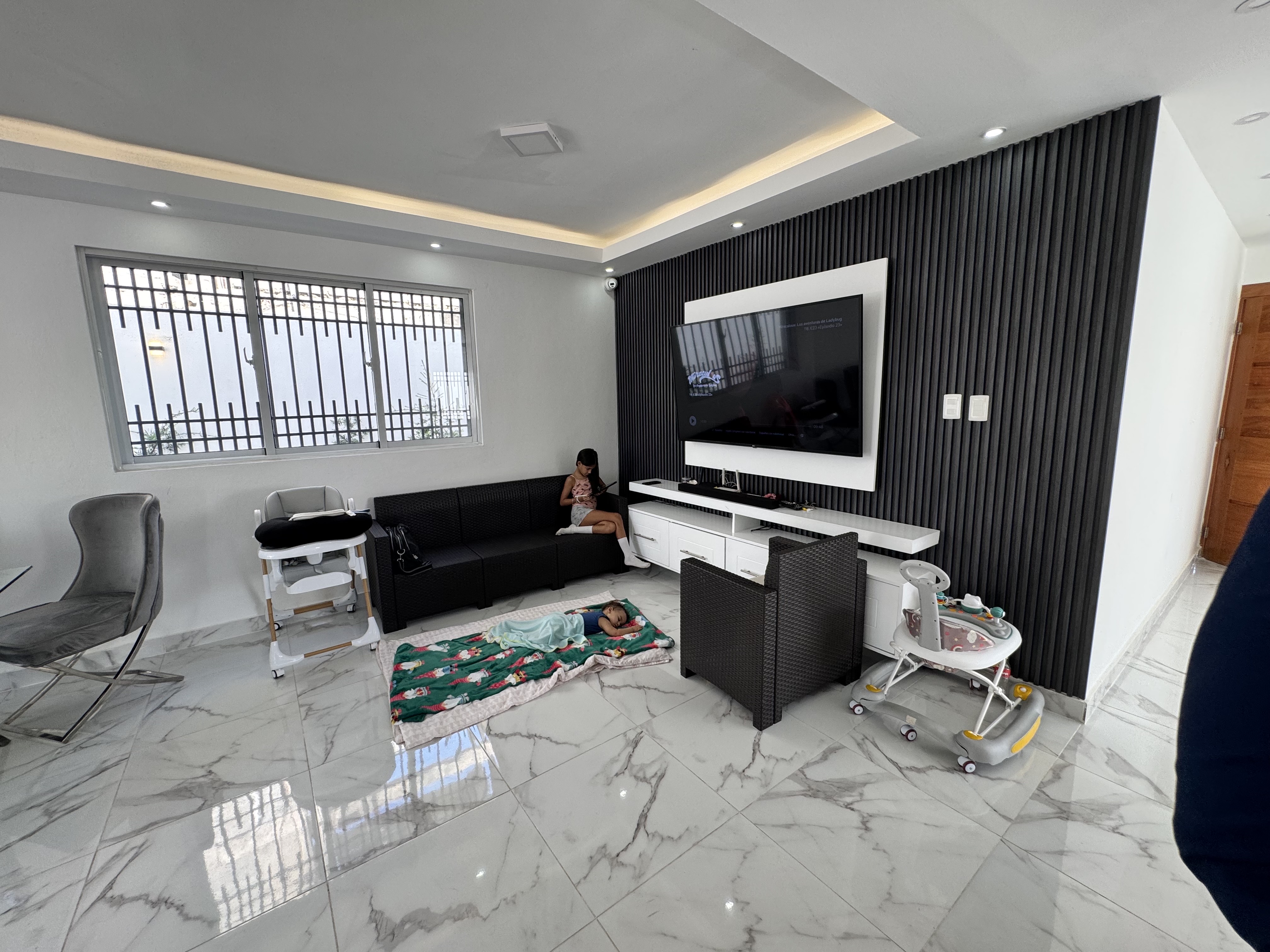 casas - venta de casa con piscina en la autopista de san isidro prado oriental con 304mt 3