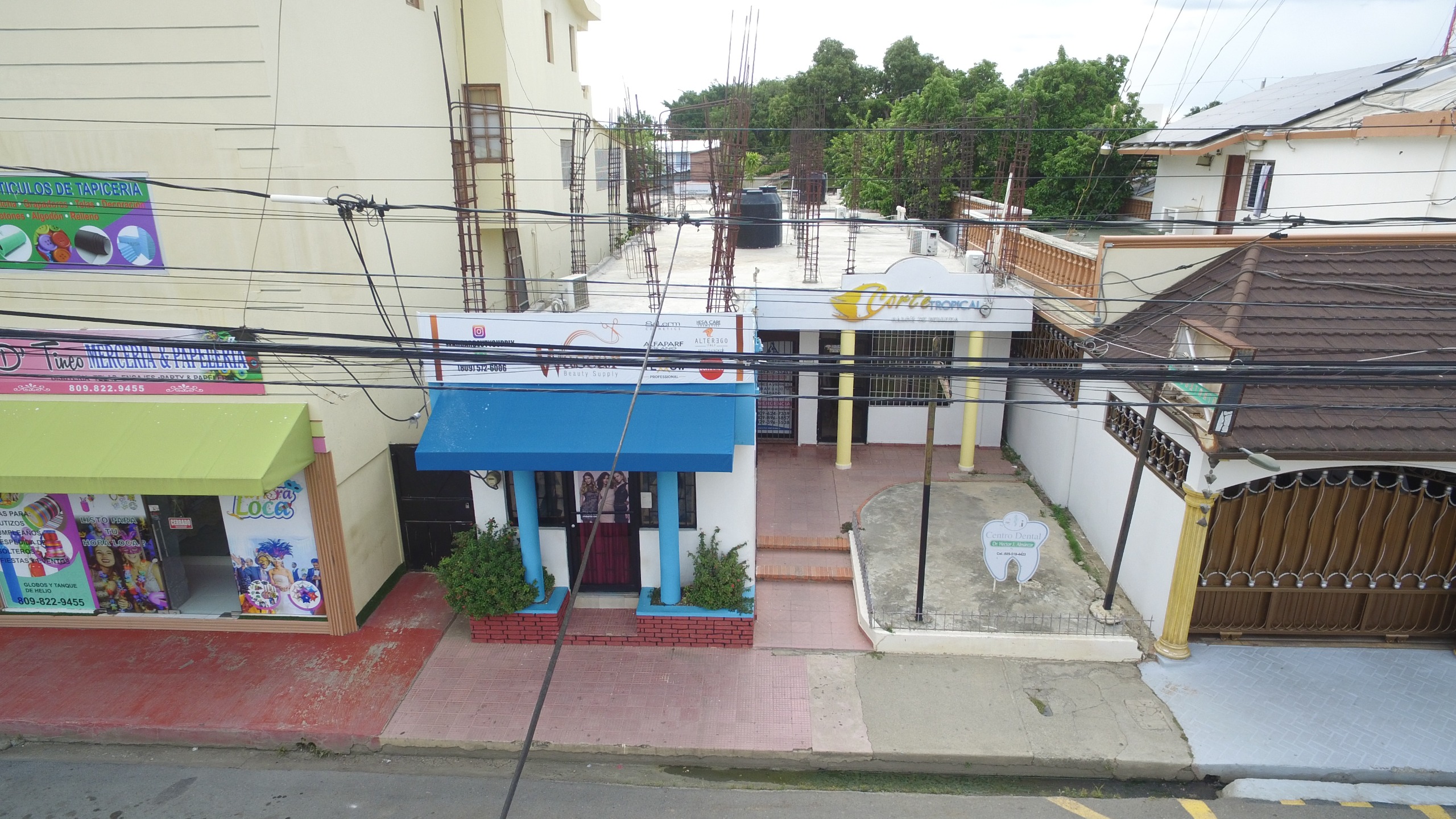 oficinas y locales comerciales - SE VENDE PLAZA COMERCIAL / SE VENDE EDIFICIO  4