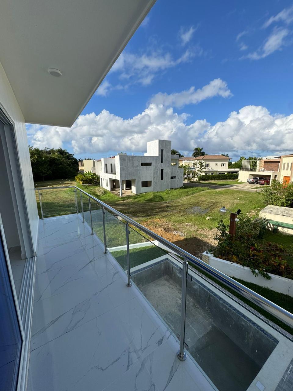 casas - 🏡 Casa de 2 Niveles en Venta – Residencial  8