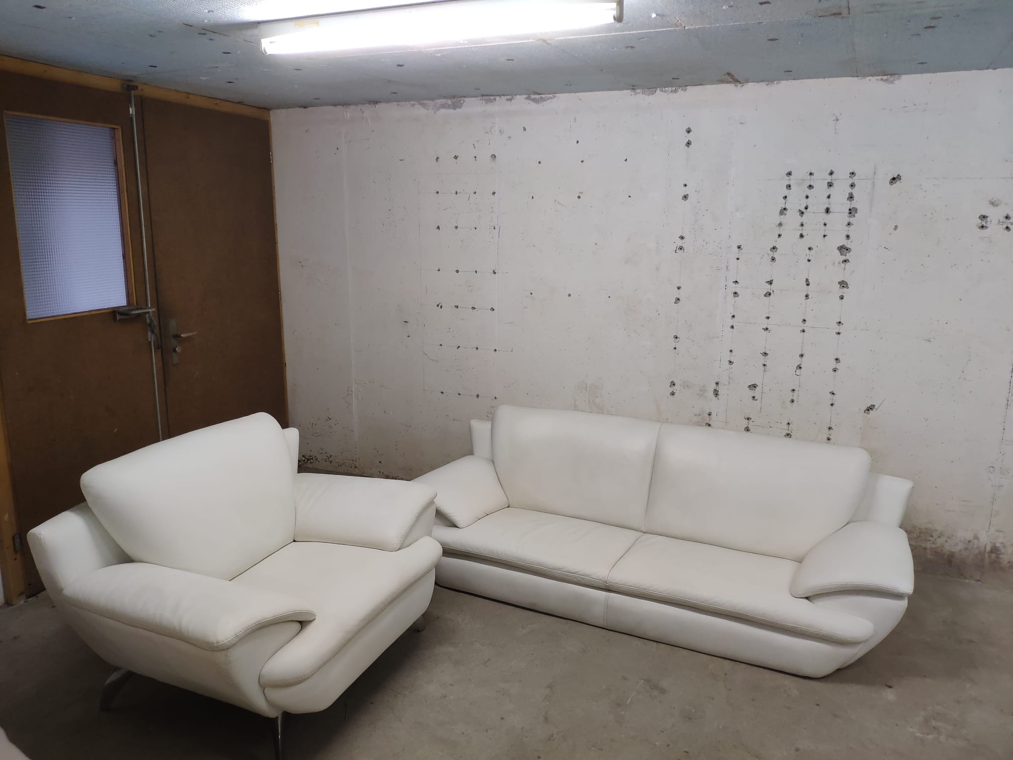 muebles y colchones - Sofás de Cuero Blanco Importado de Suiza 3