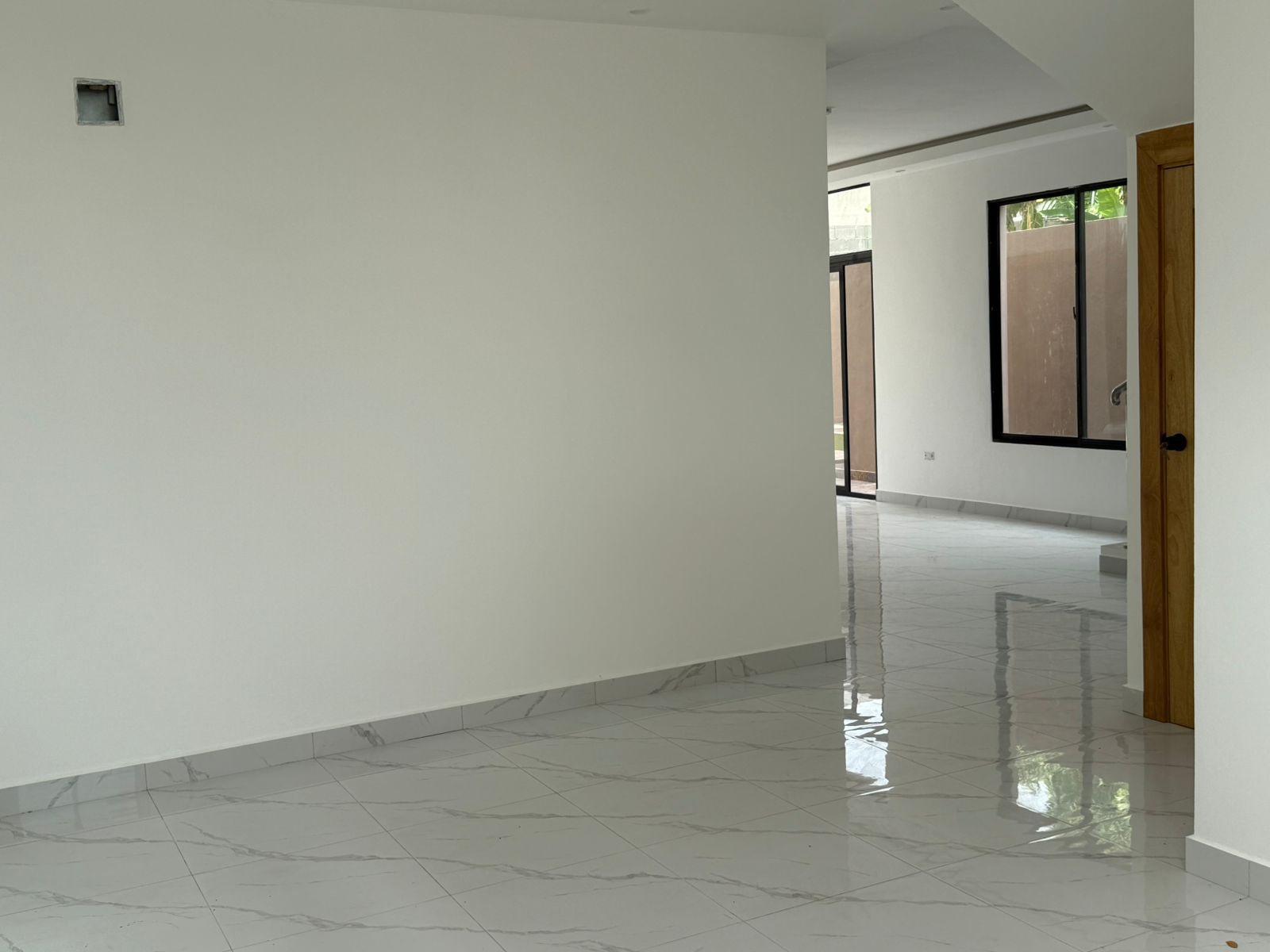 casas - CASA MODERNA EN VENTA DE DOS NIVELES, SANTIAGO. 4