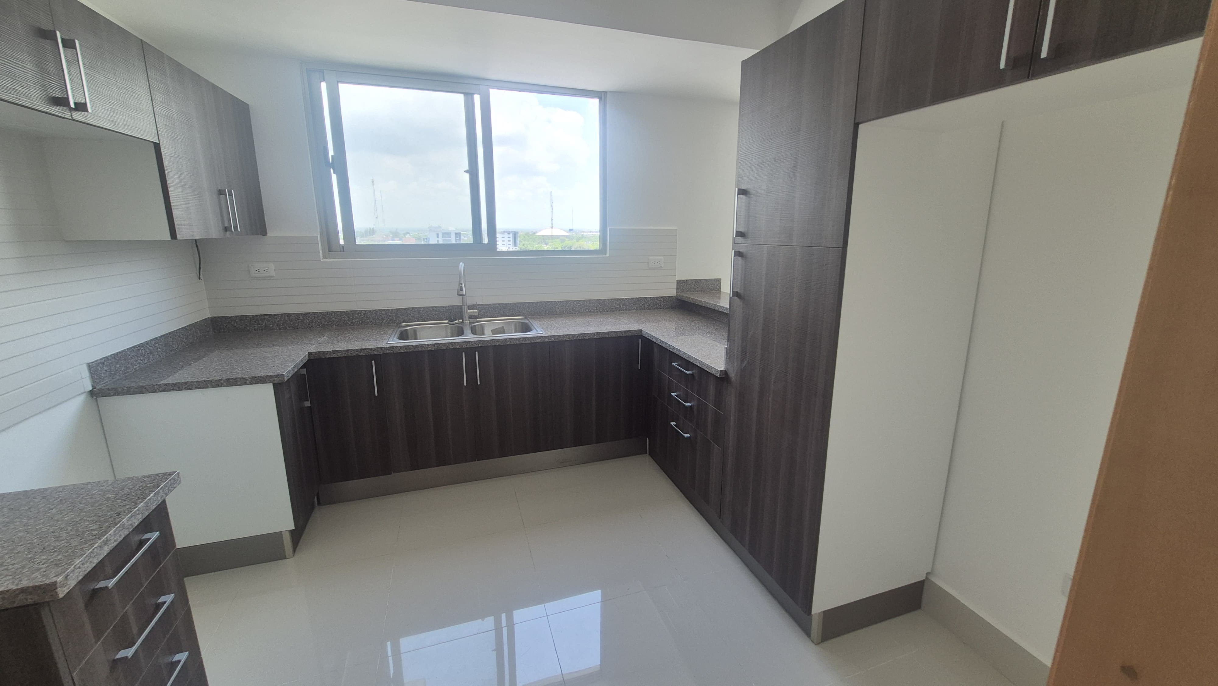 apartamentos - Apartamento 3 habitaciones, 3 parqueos Ens. Naco 4