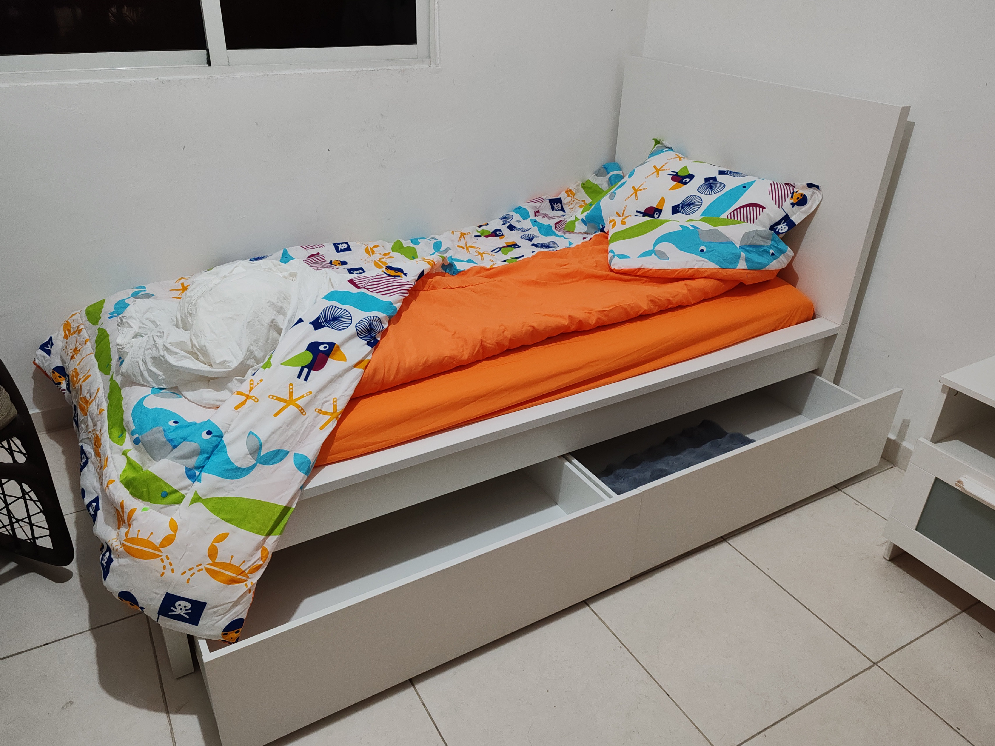 muebles y colchones - Juego de cama, incluye colchón, mesa de noche.  1