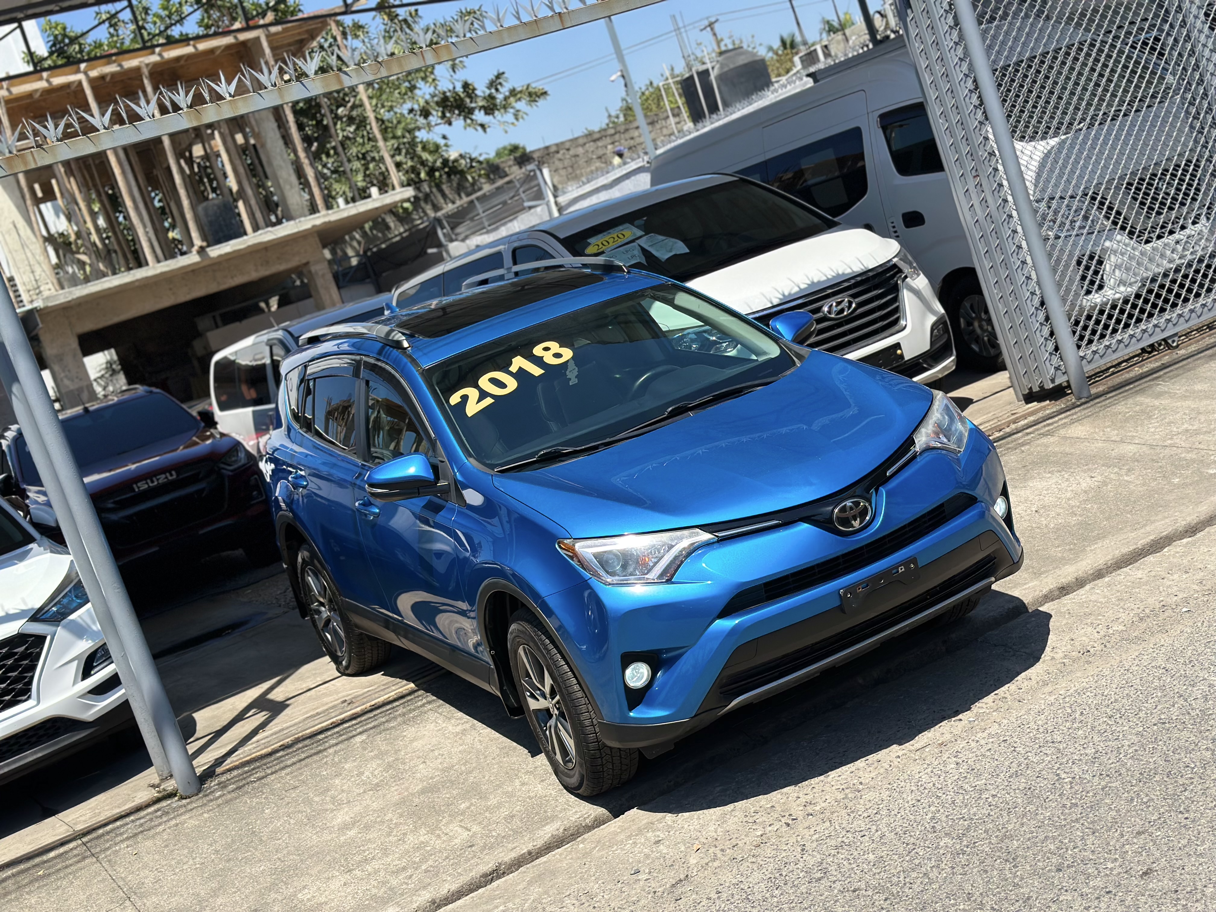 jeepetas y camionetas - 2018 Toyota RAV4 XLE AWD CLEAN CARFAX