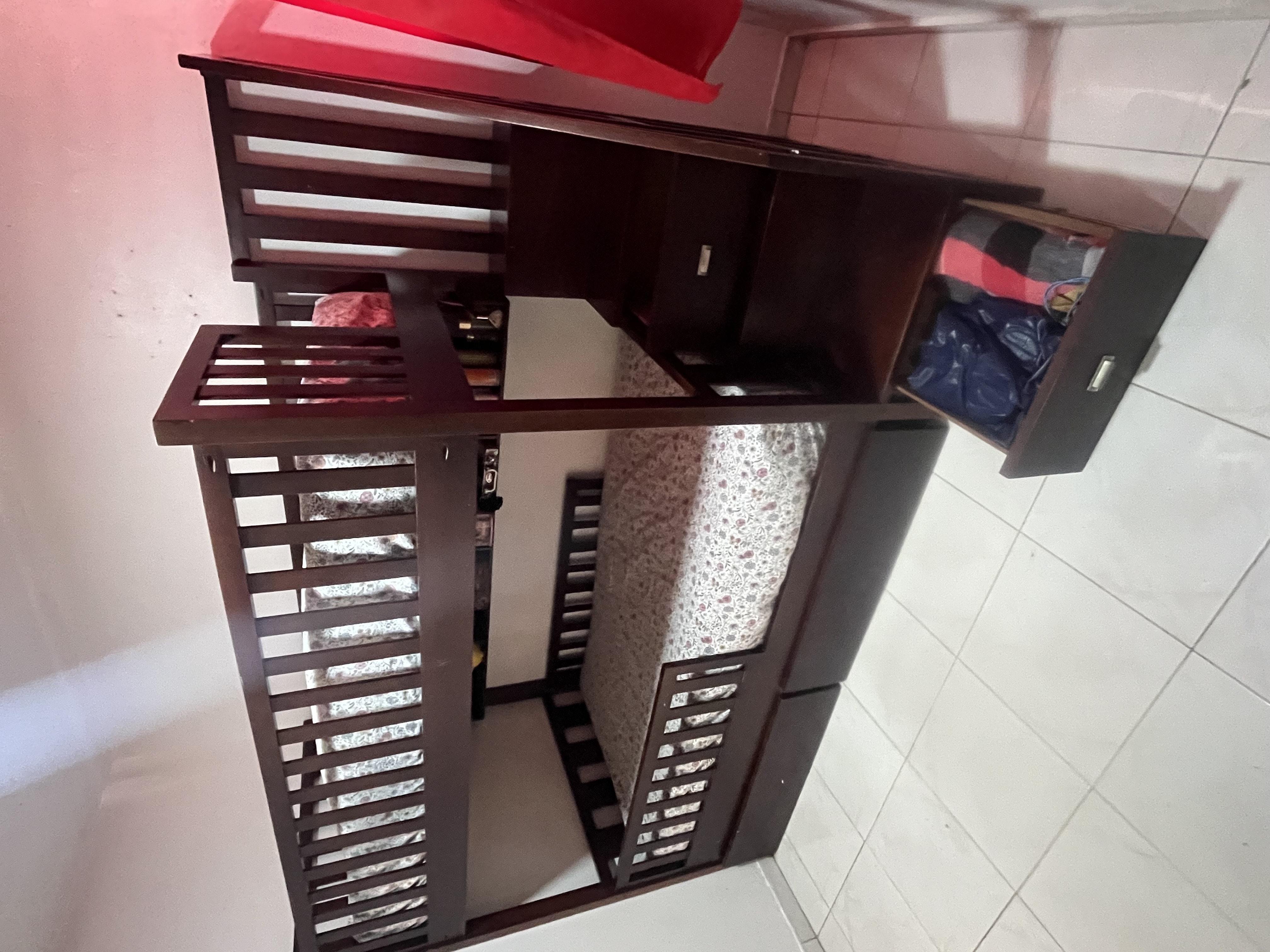muebles y colchones - Camarote twin de CAOBA  con gavetas en la escalera 4