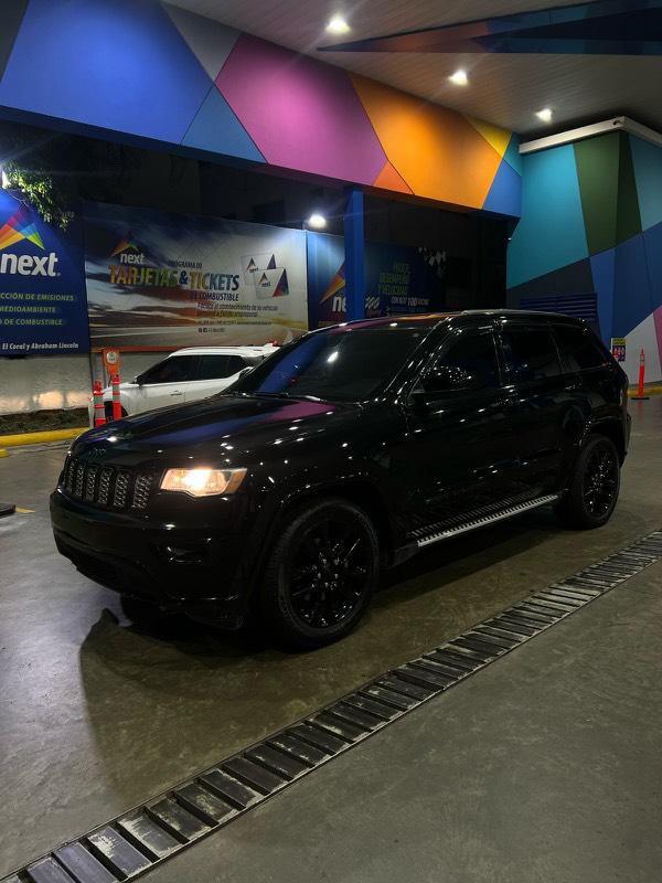 jeepetas y camionetas - jeep Cherokee limited 2018 óptimas condiciones, recién importada  0