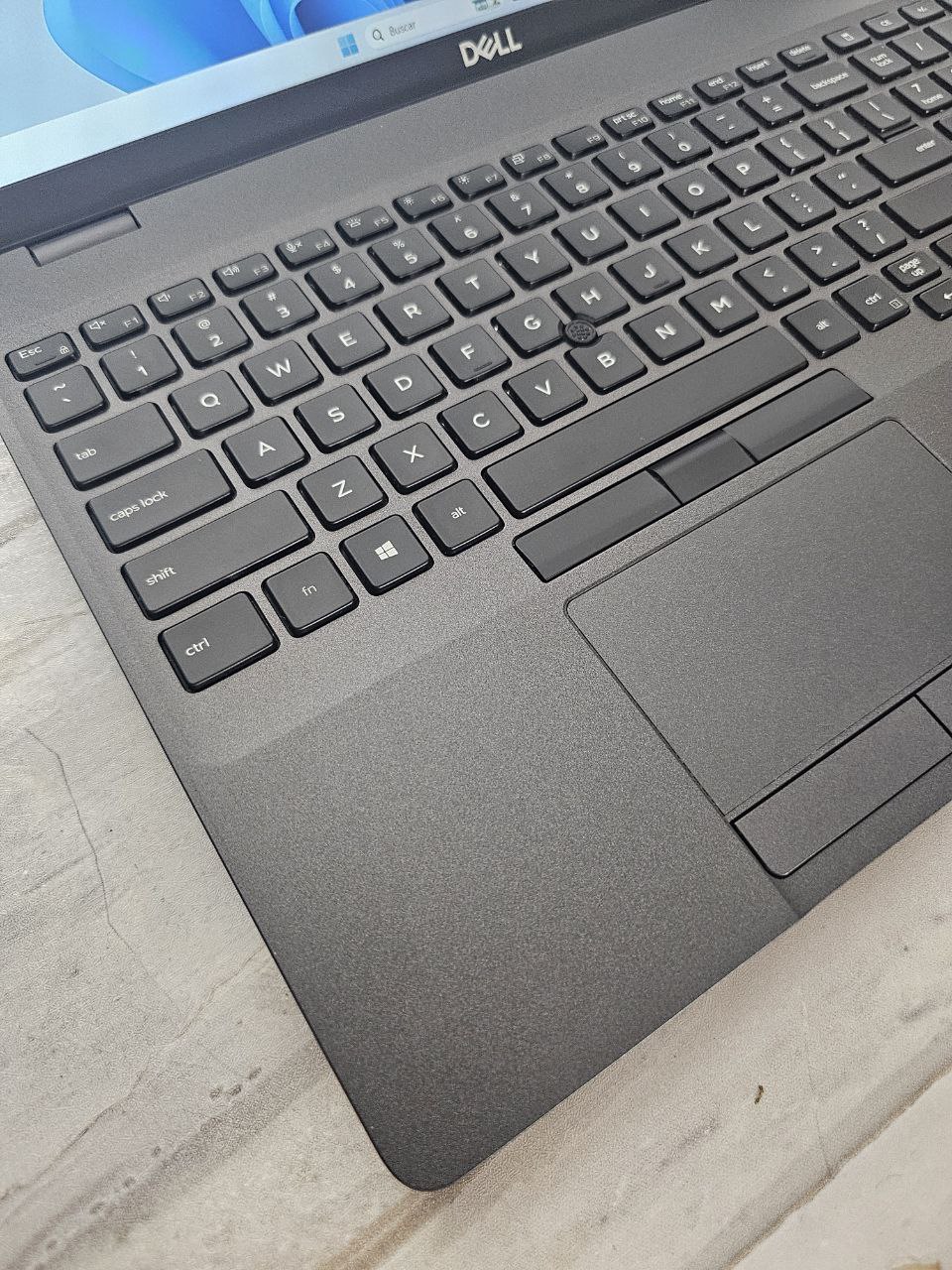 computadoras y laptops - LAPTOP DELL I7 8TH GEN 16GBRAM 500GBSSD TOUCH COMO 8