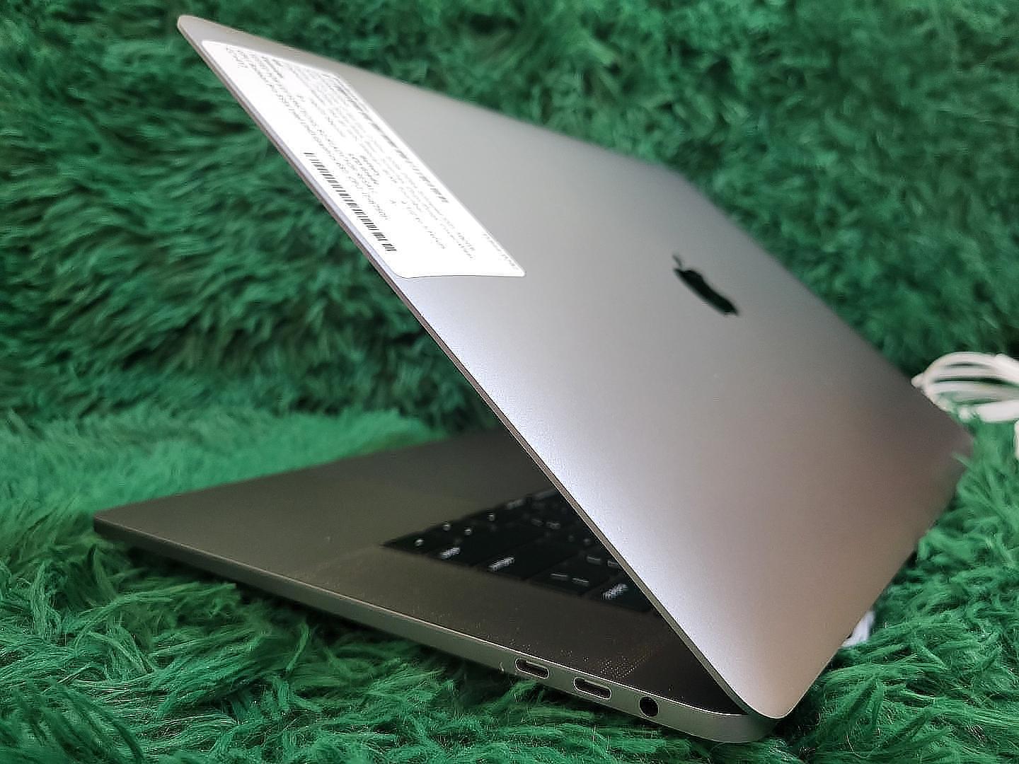 computadoras y laptops - Macbook Pro 2018((32GB RAM 3