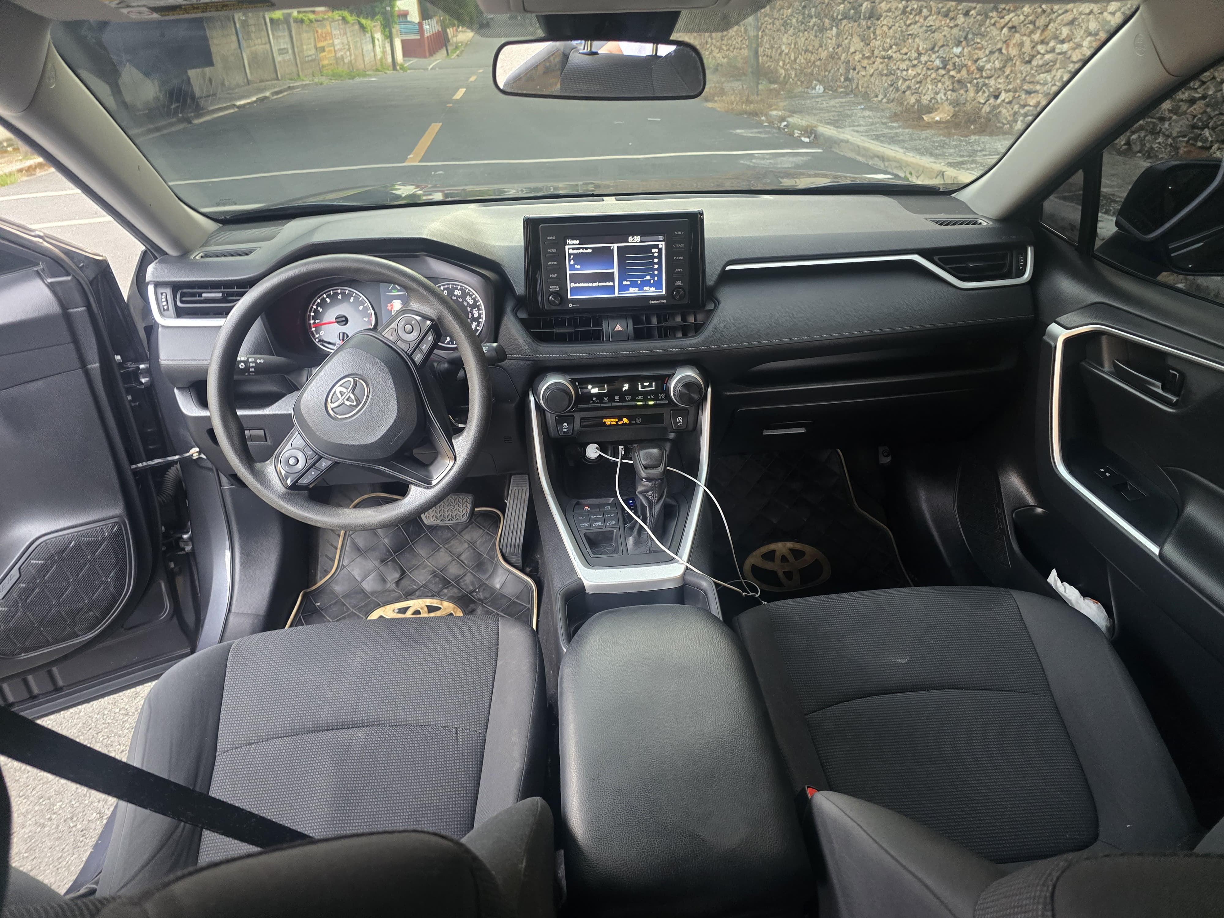 jeepetas y camionetas - Toyota rav4 le 2021 2