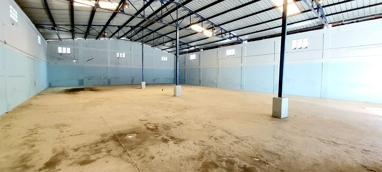 oficinas y locales comerciales - 🔵Alquilo Nave  600 mts prox al km 16 Aut. Duarte  9