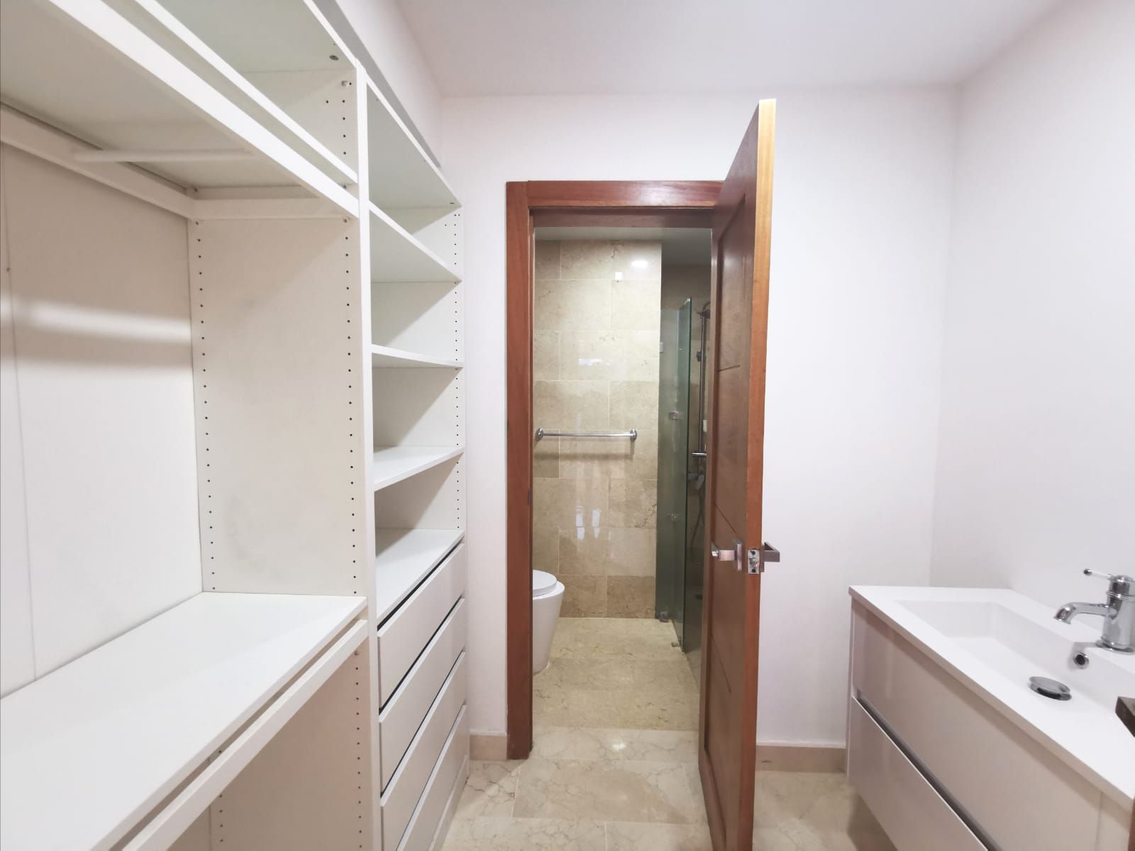apartamentos - Se vende apartamento en Bella Vista 8