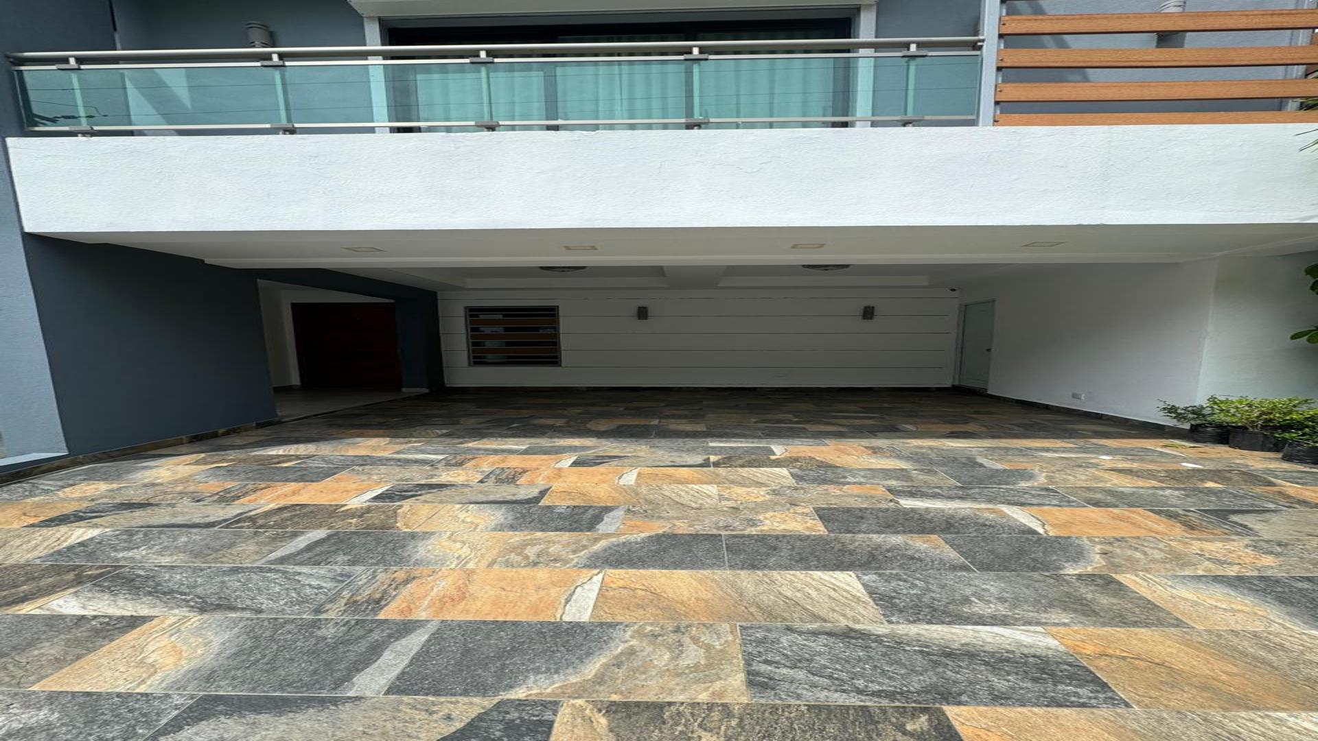 casas - Casa de 2 niveles en altos de arroyo hondo 1