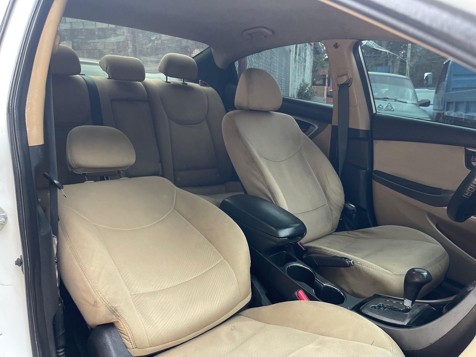 carros - Hyundai Elantra 2013 3