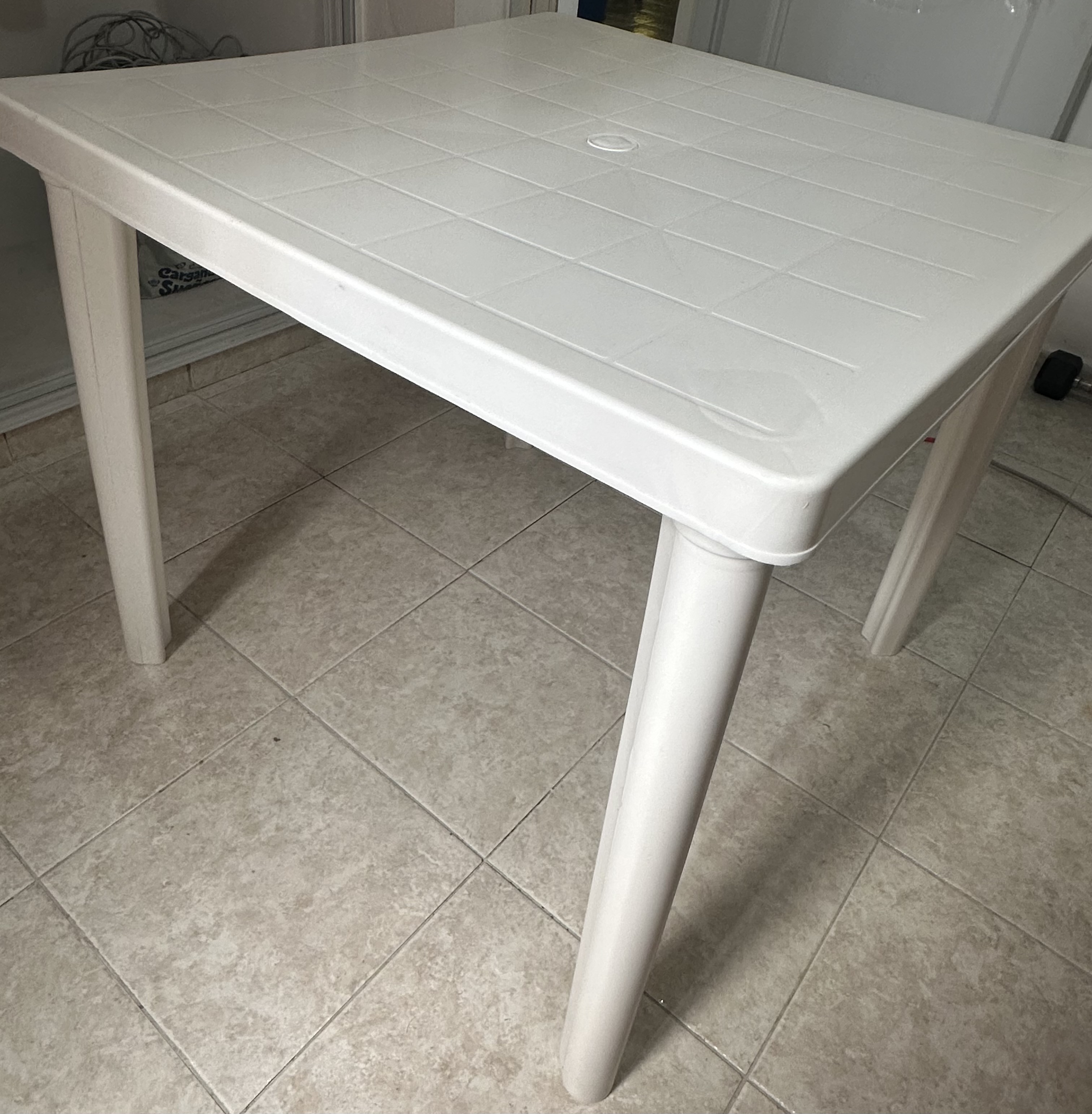 electrodomesticos - Mesa plástica blanca en venta  0