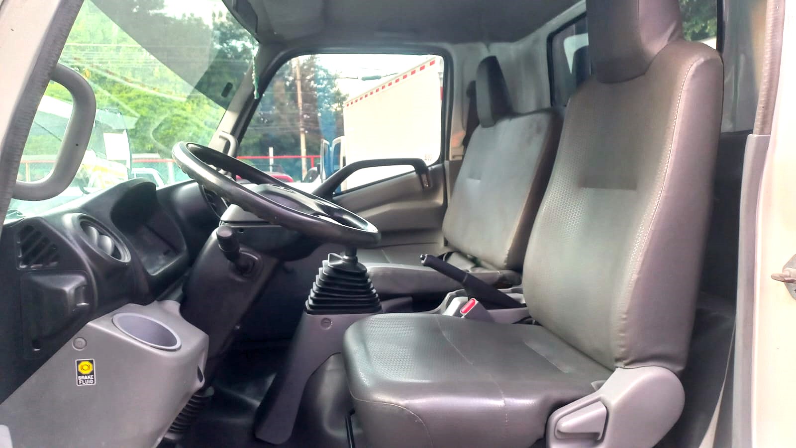 camiones y vehiculos pesados - Hino 300 año 2020 de plataforma 15 pies 1