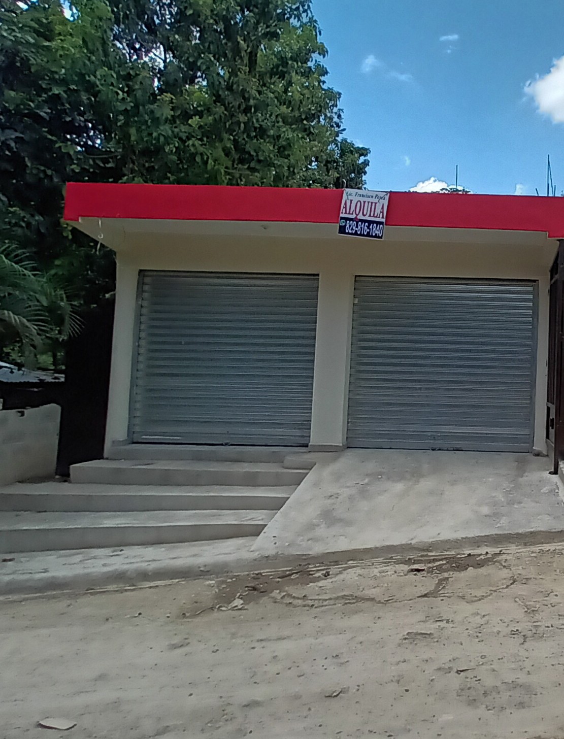 oficinas y locales comerciales - Local en Alquiler RD$14000