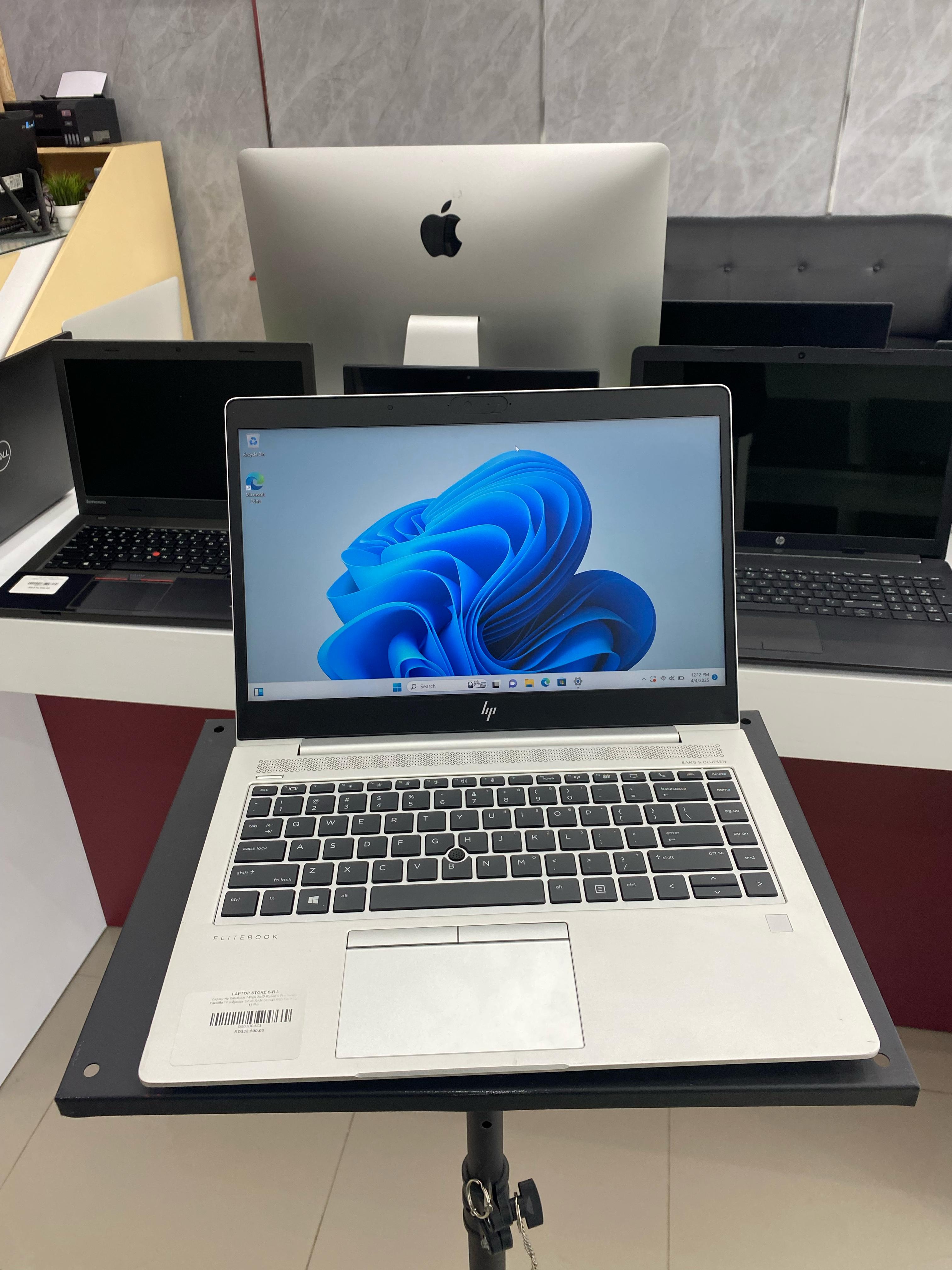 computadoras y laptops - HP ELITEBOOK 750G6 AMD Ryzen 5 Pro 3500U, 32GB ram 0