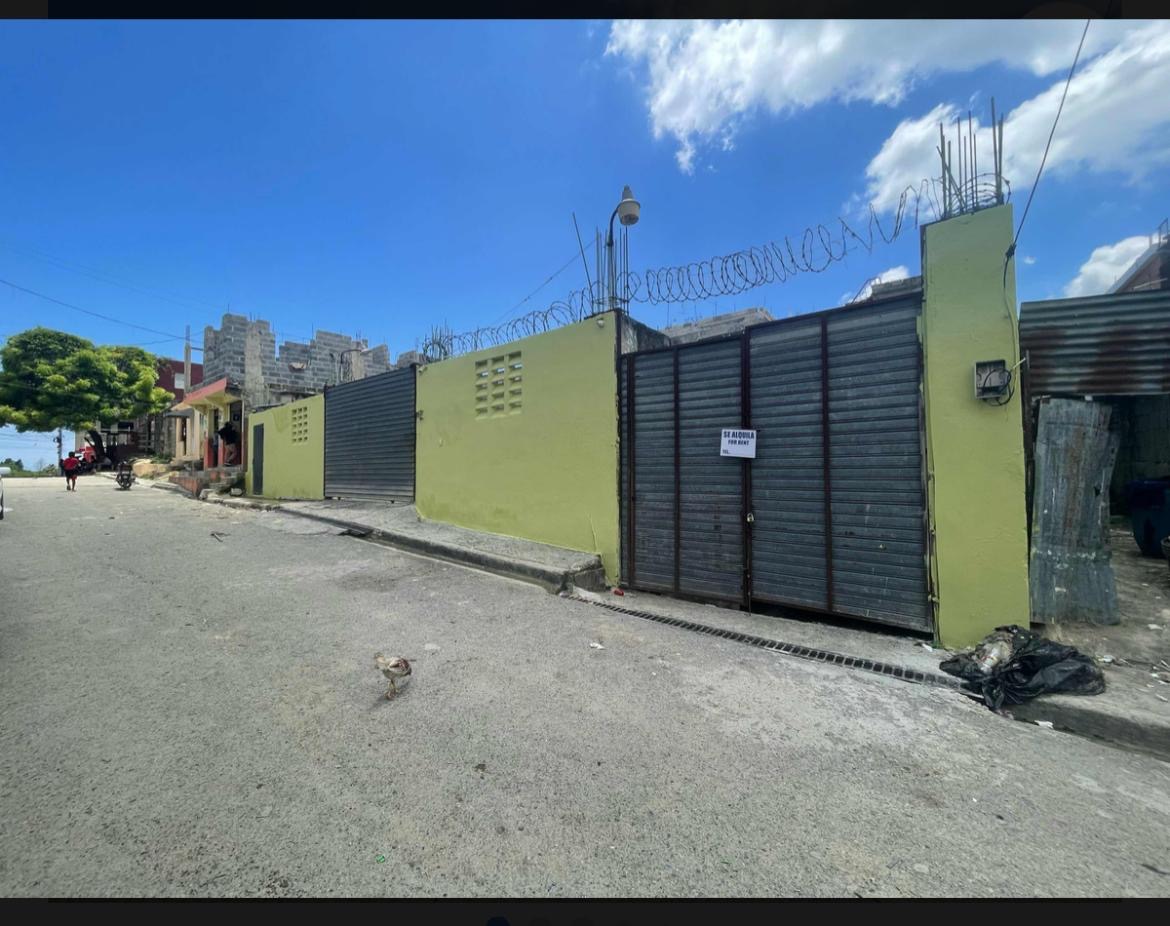 oficinas y locales comerciales - Se vende local y garaje  0