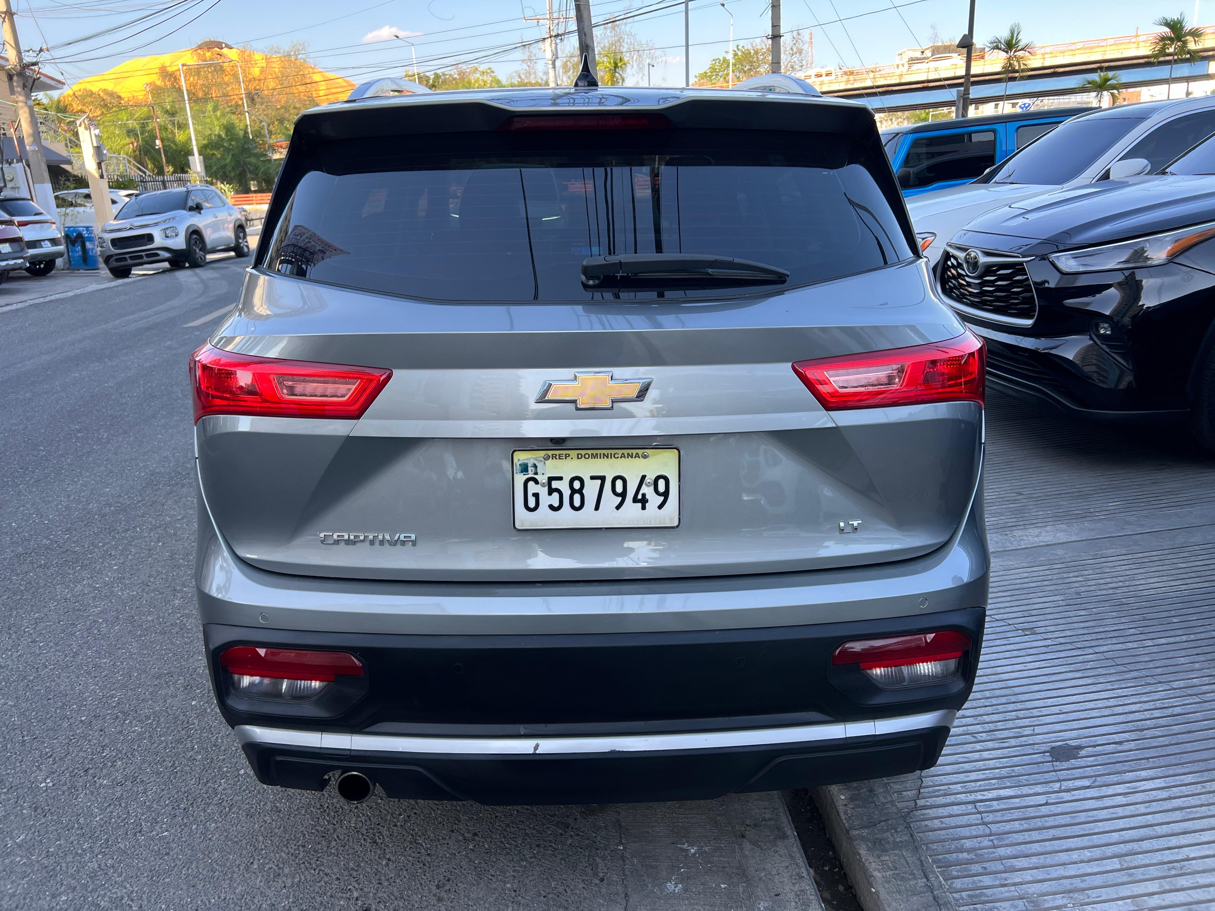 jeepetas y camionetas - Chevrolet Captiva LT FWD 2022 3
